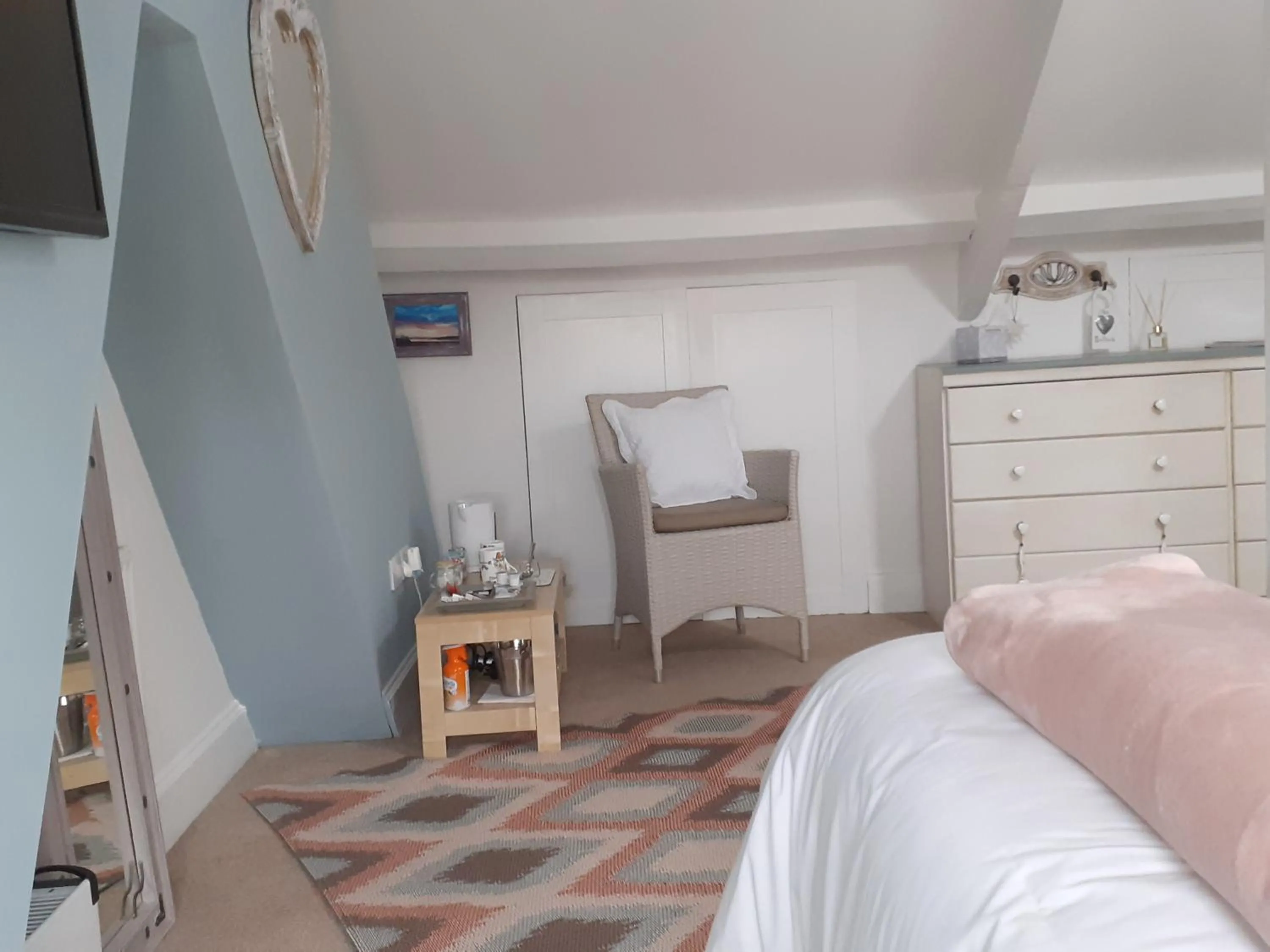 Photo of the whole room, Bed in The Bridges B&B