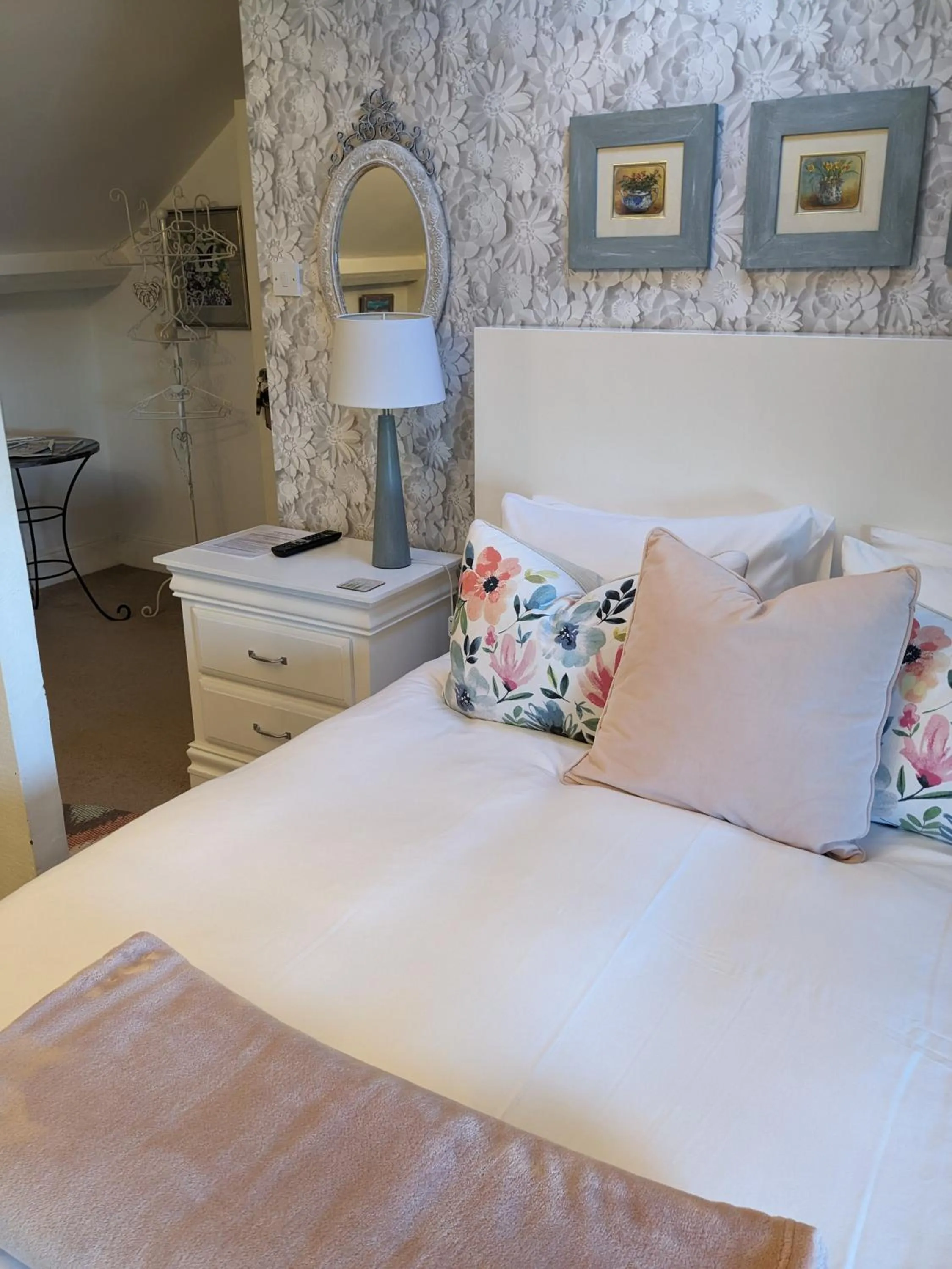 Bedroom, Bed in The Bridges B&B