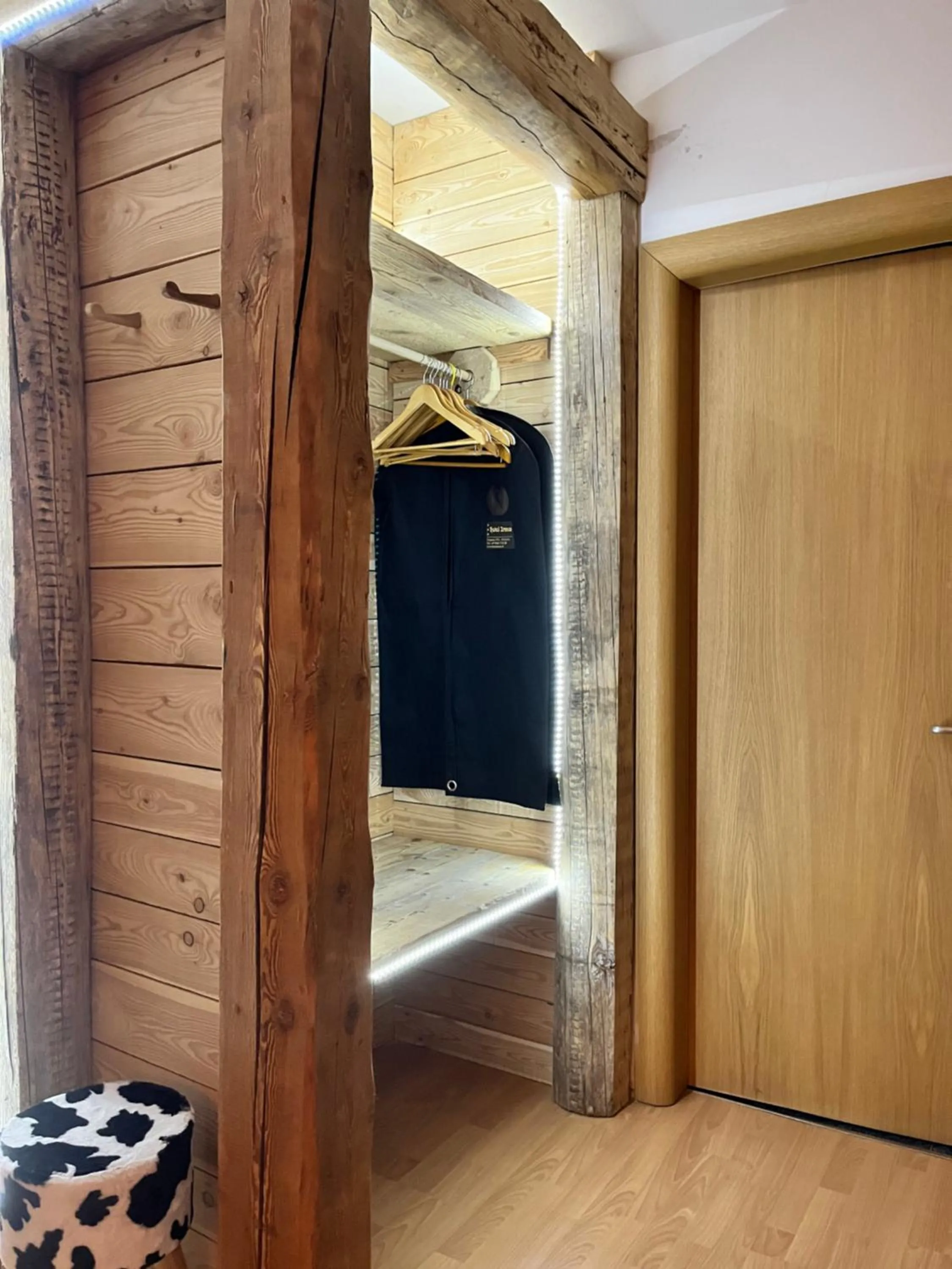 wardrobe, Bed in Hotel Irma