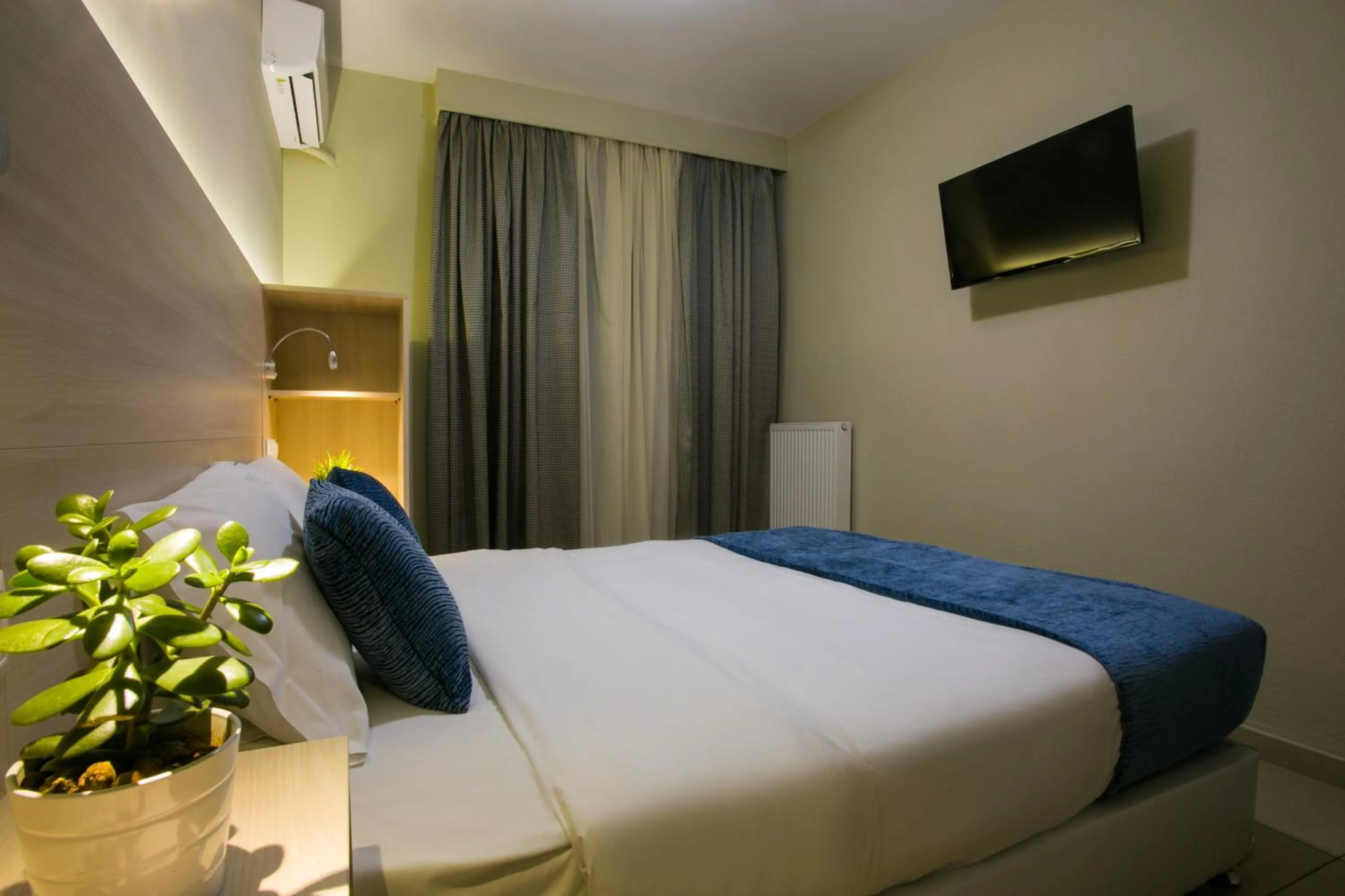 Bedroom, Bed in Polis Apartments