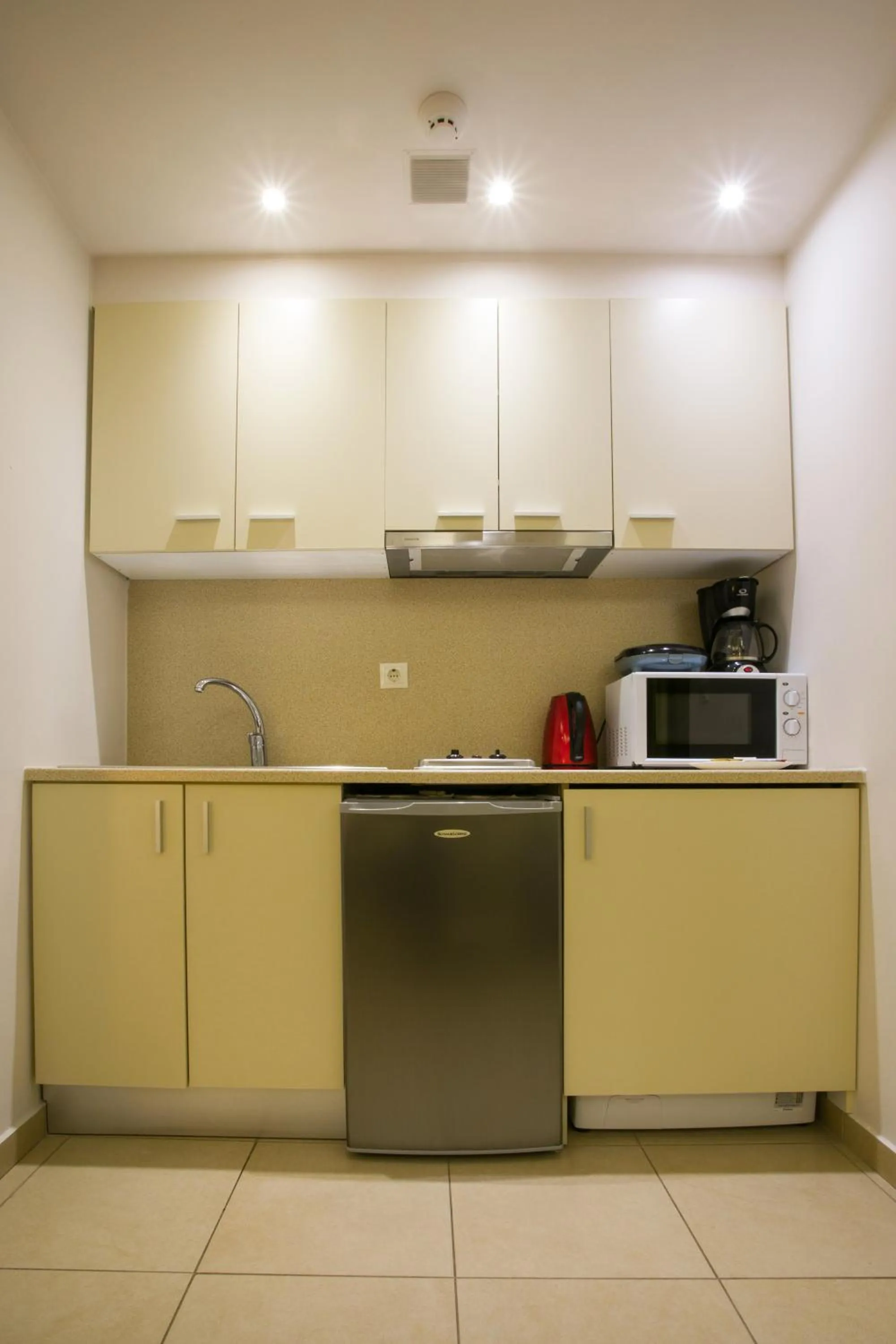 Kitchen or kitchenette in Polis Apartments