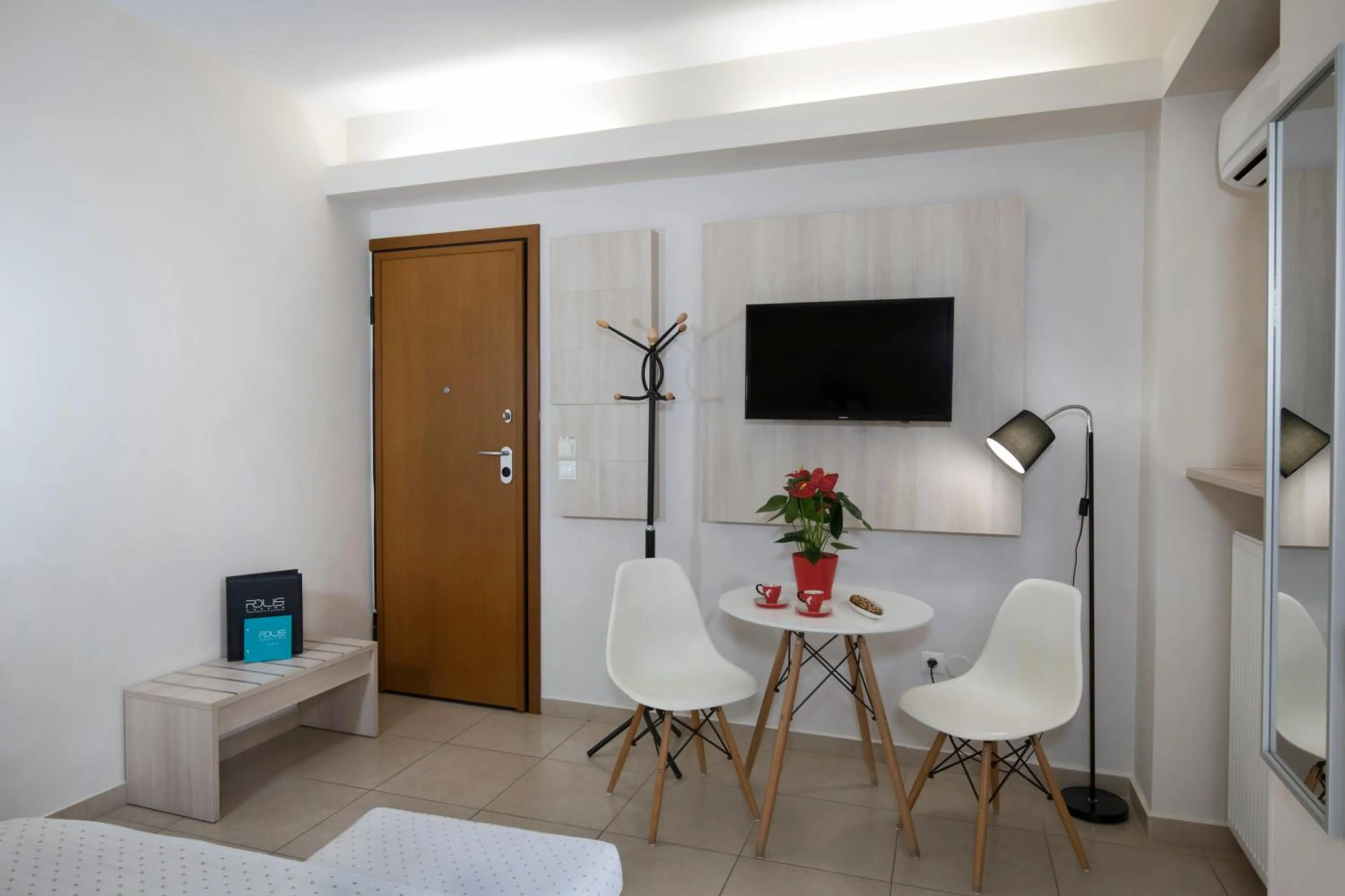 TV and multimedia in Polis Apartments