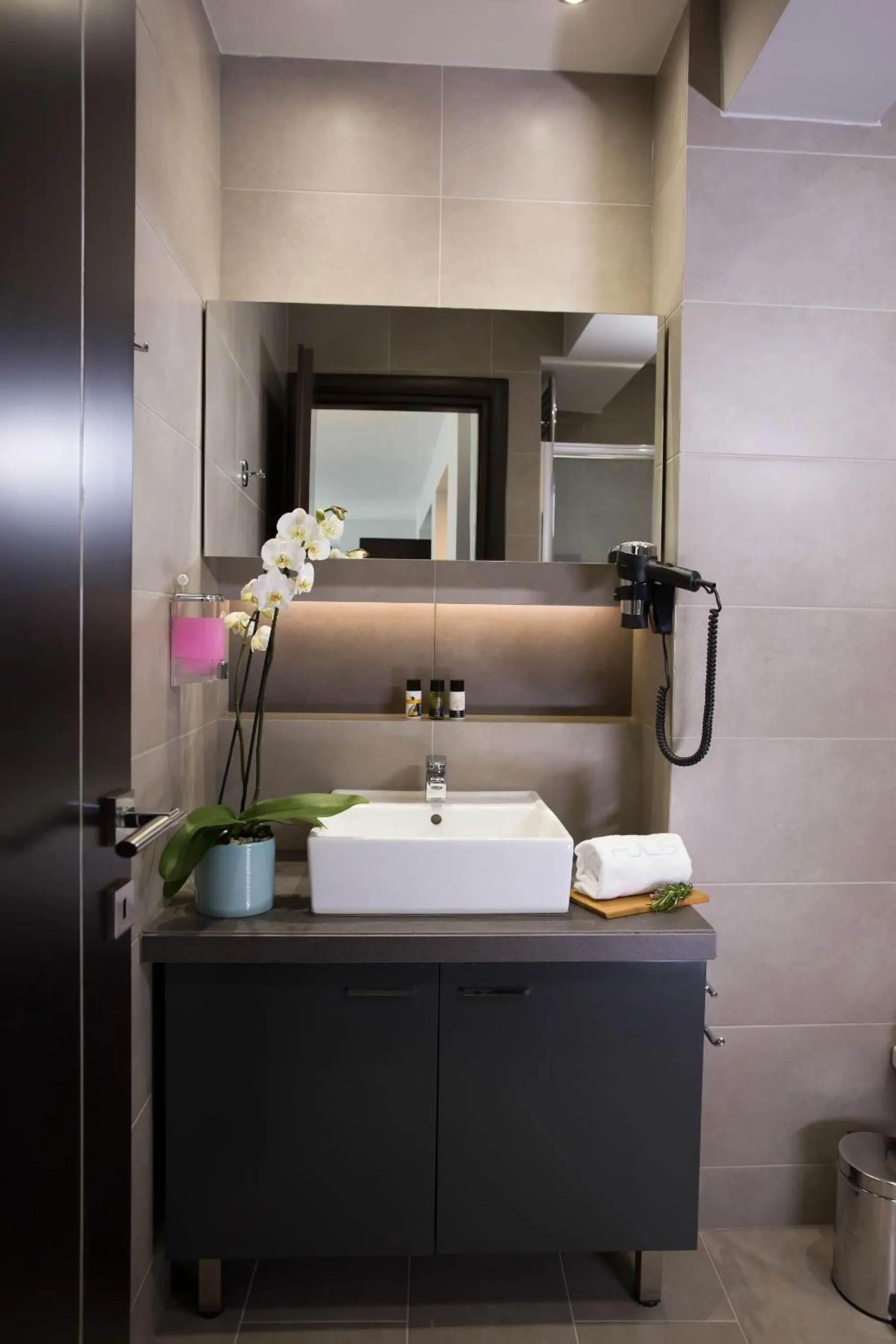 Toilet in Polis Apartments