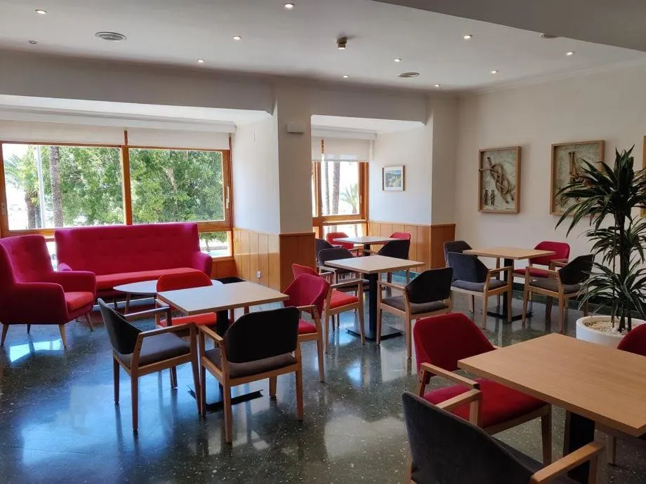 Communal lounge/ TV room in Hotel Tanit