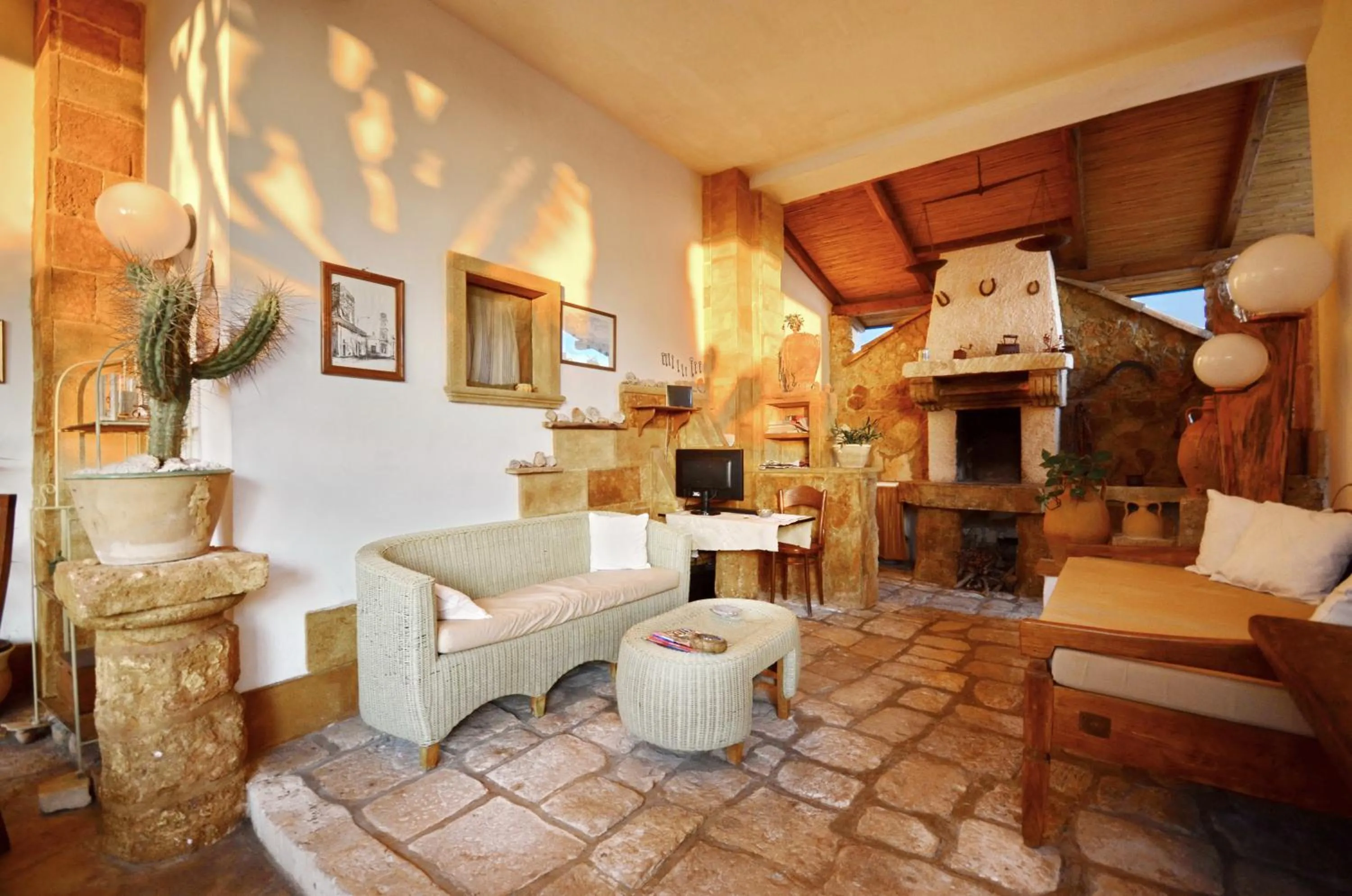 Evening entertainment in Felline In Bed&Breakfast Dimora di Charme el Salento