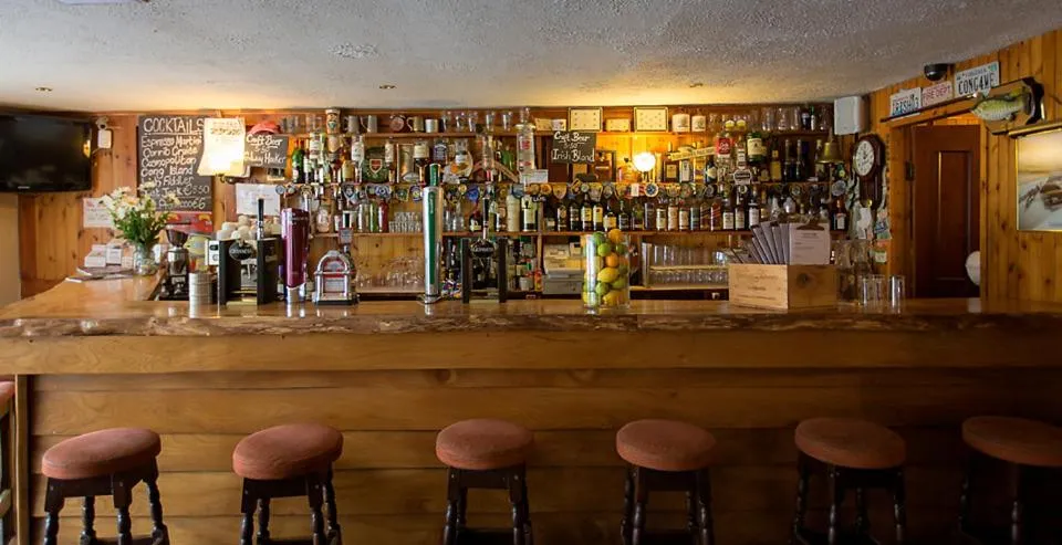 Lounge or bar in Lydons Lodge Hotel