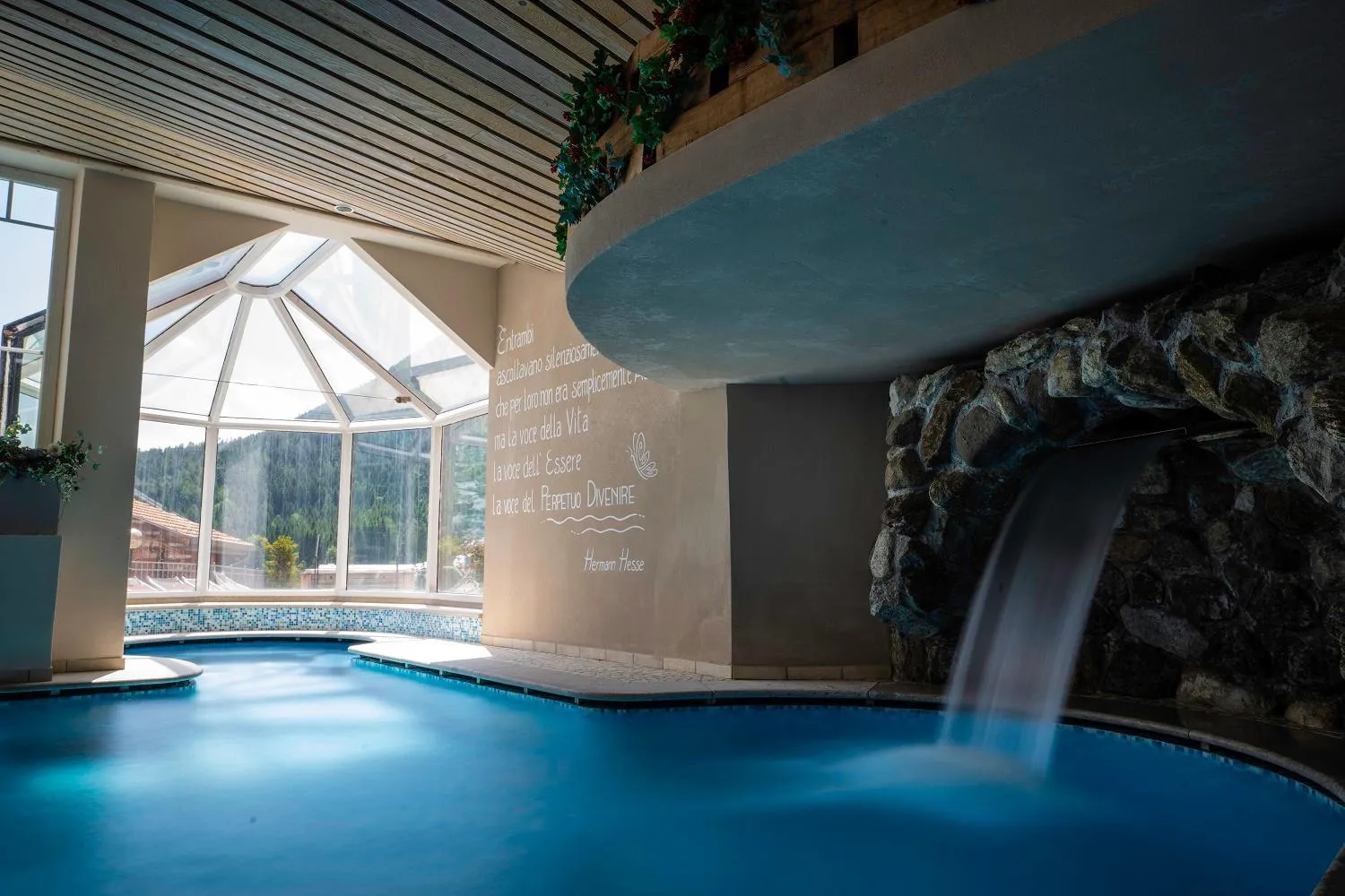 Swimming pool in Albergo Cavallino Bianco