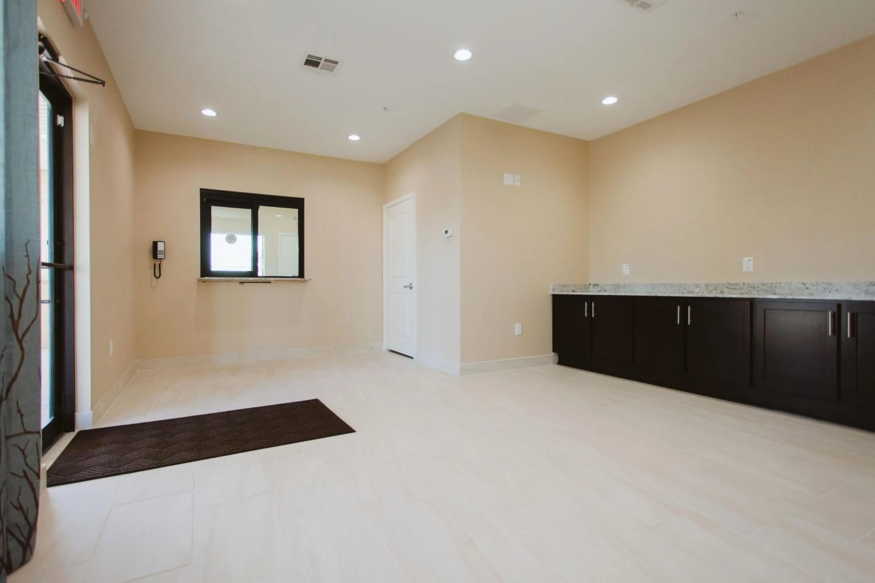 Breakfast in Palace Inn 290 & Jones Rd