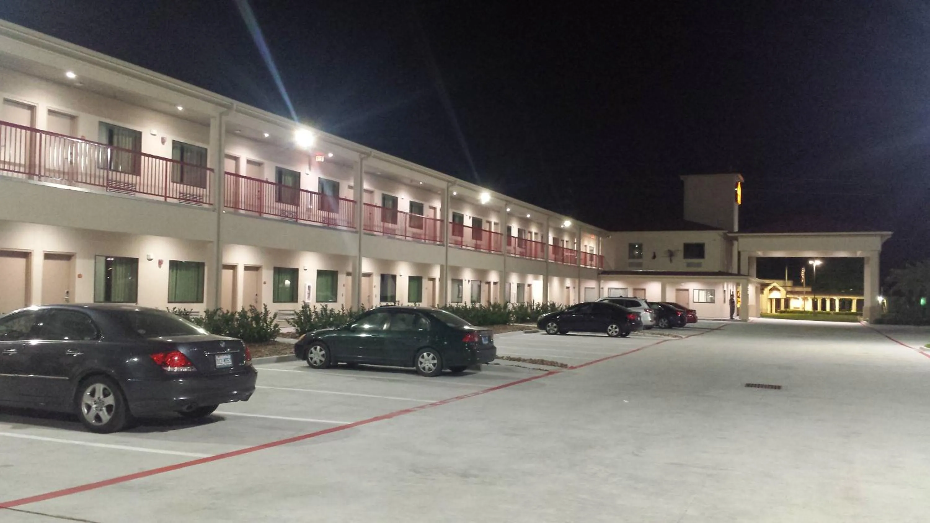 Night in Palace Inn 290 & Jones Rd