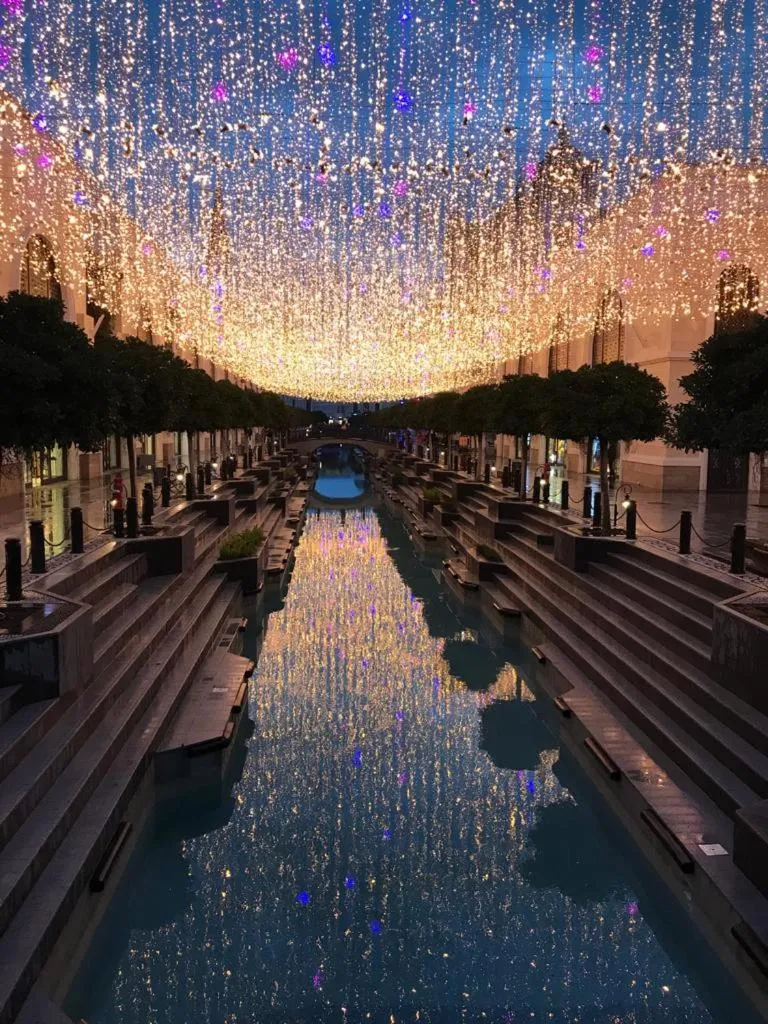 Restaurant/places to eat in VISTA Villa