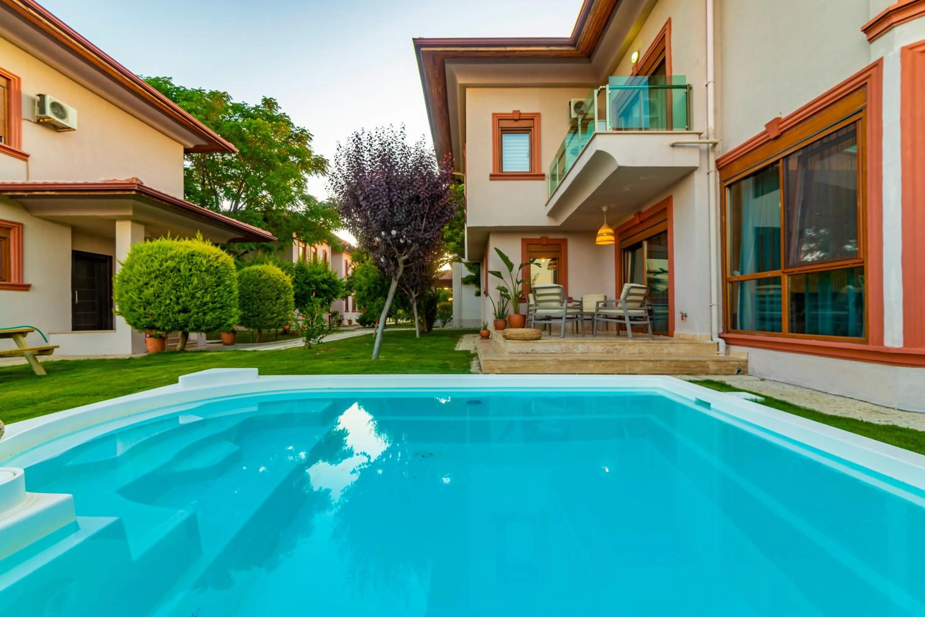 Pool view in VISTA Villa