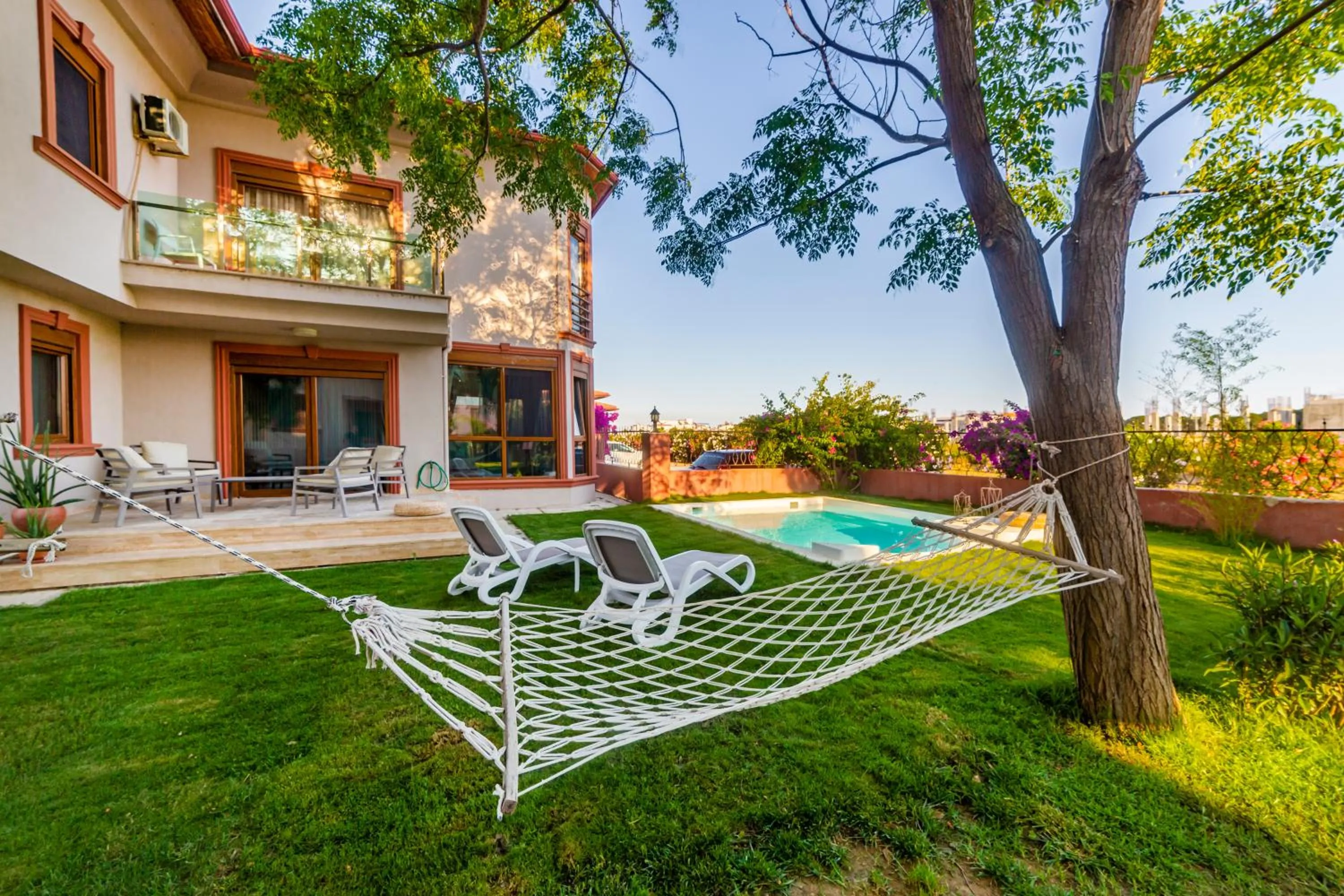 Garden in VISTA Villa