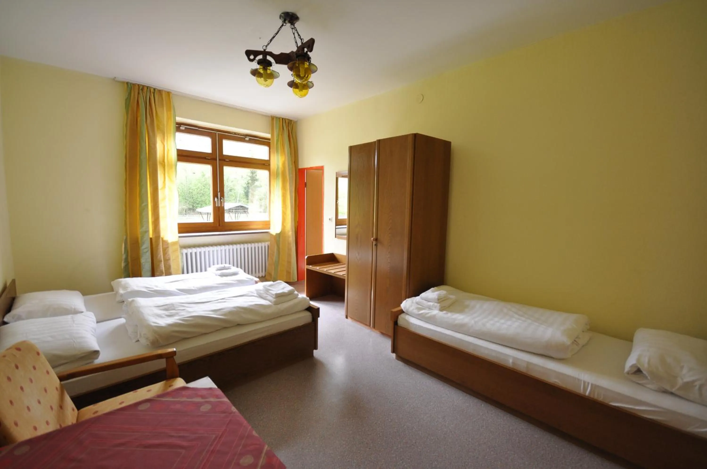 Day, Bed in Hotel & Hostel Drei Bären