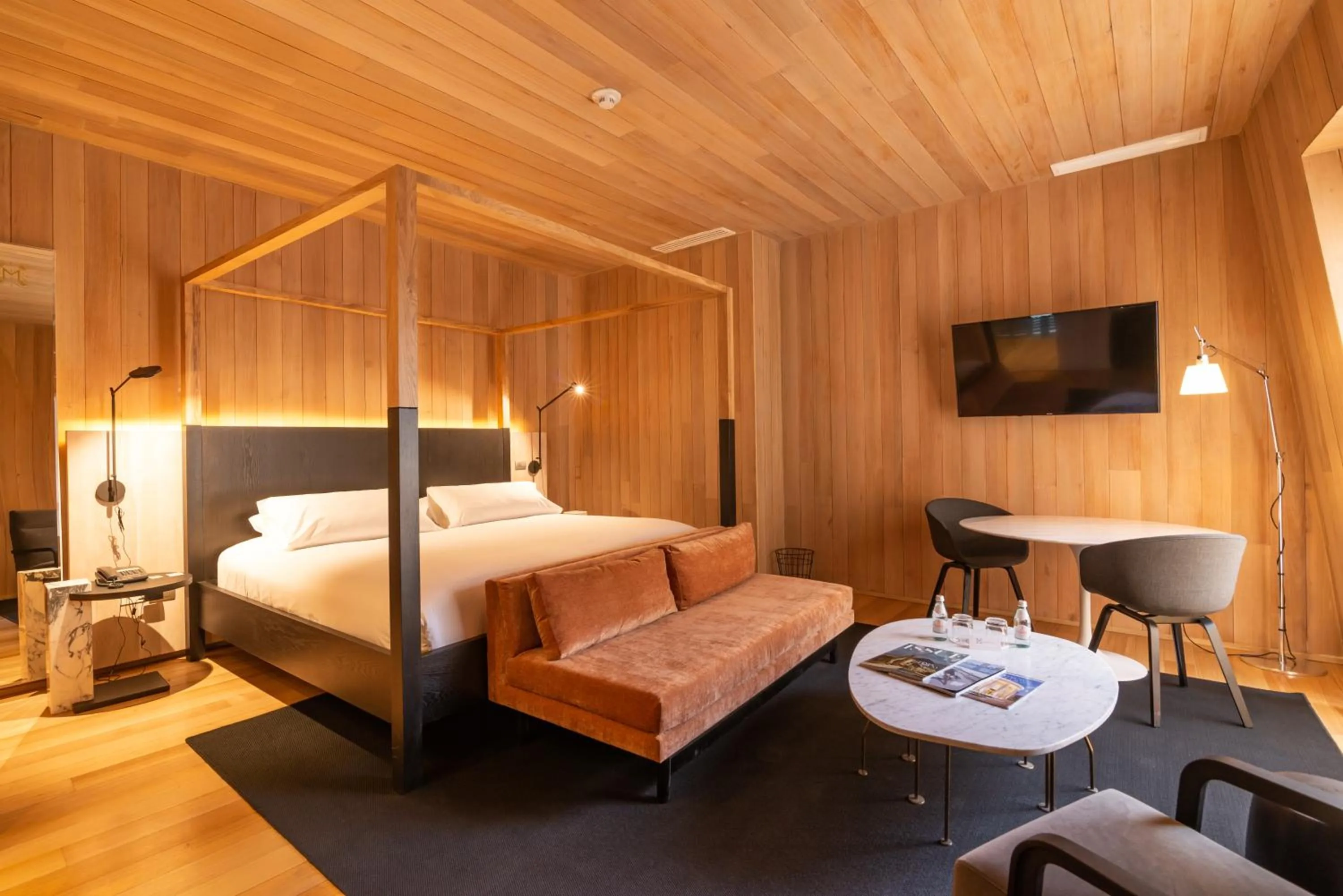 Living room, Bed in Hotel Magnolia Santiago