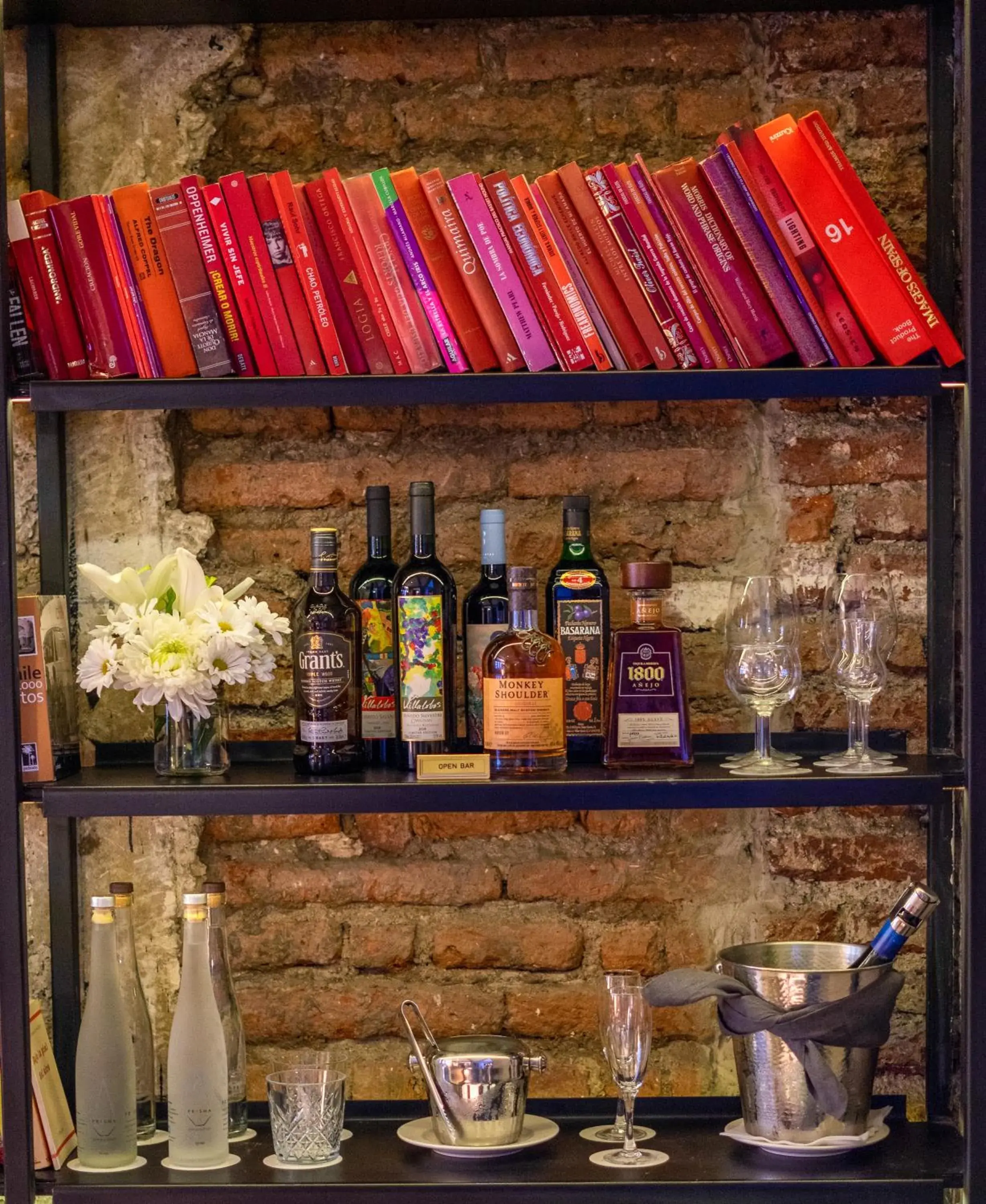 Lounge or bar in Hotel Magnolia Santiago Lounge or bar in Hotel Magnolia Santiago