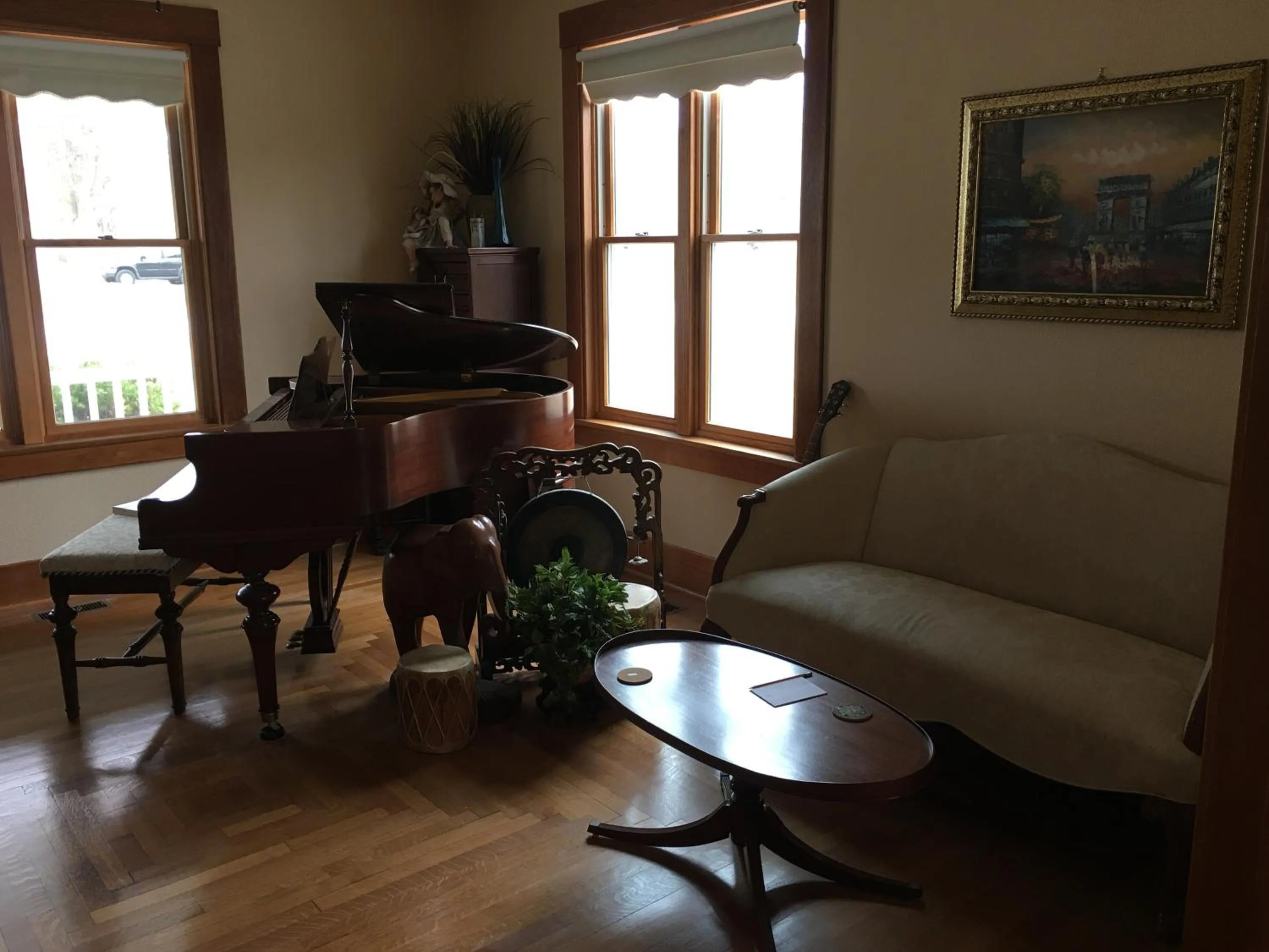 Communal lounge/ TV room in Attwood House Bed and Breakfast near Manhattan, KS