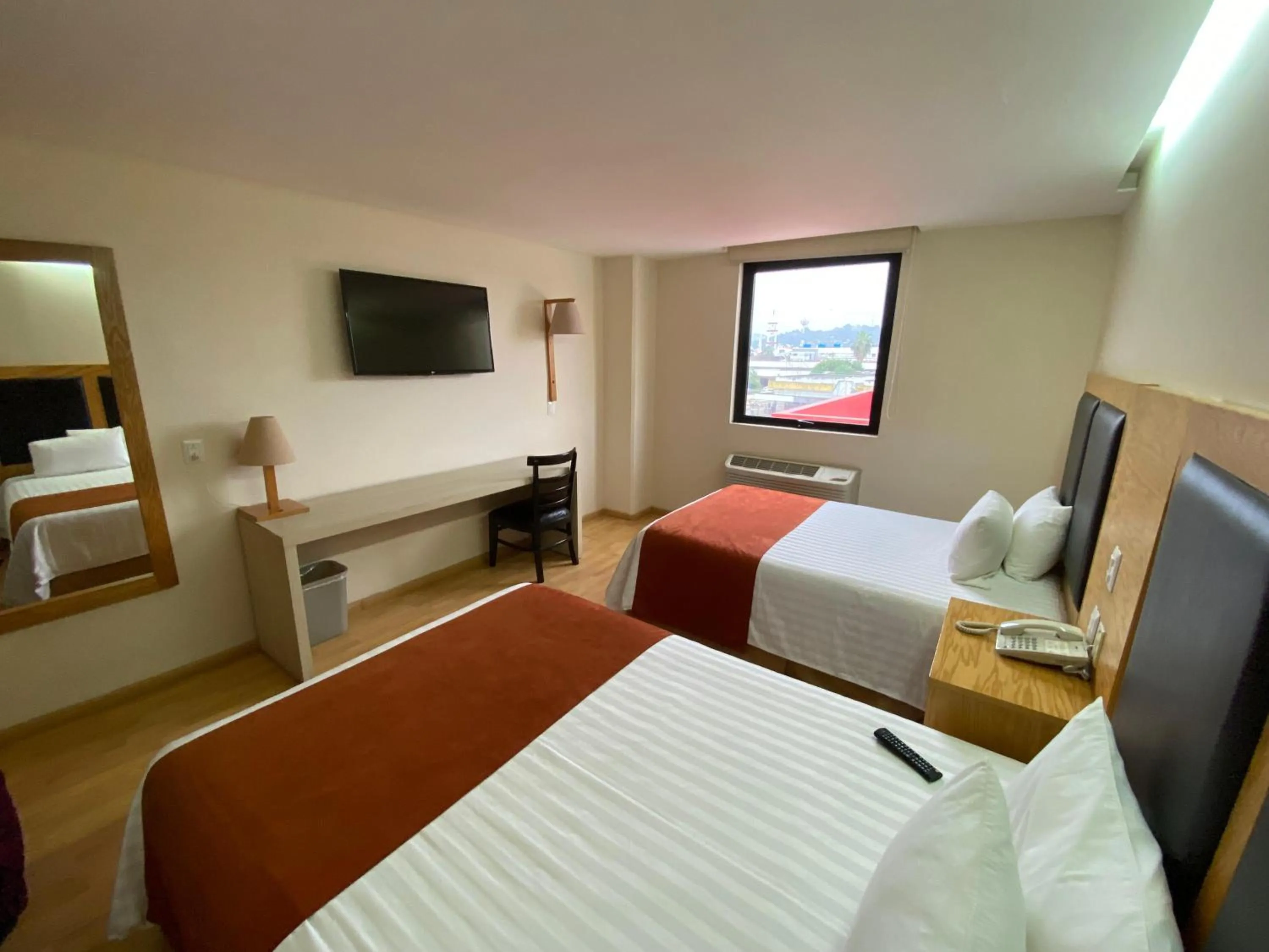 Bedroom, Bed in Paris FC Express