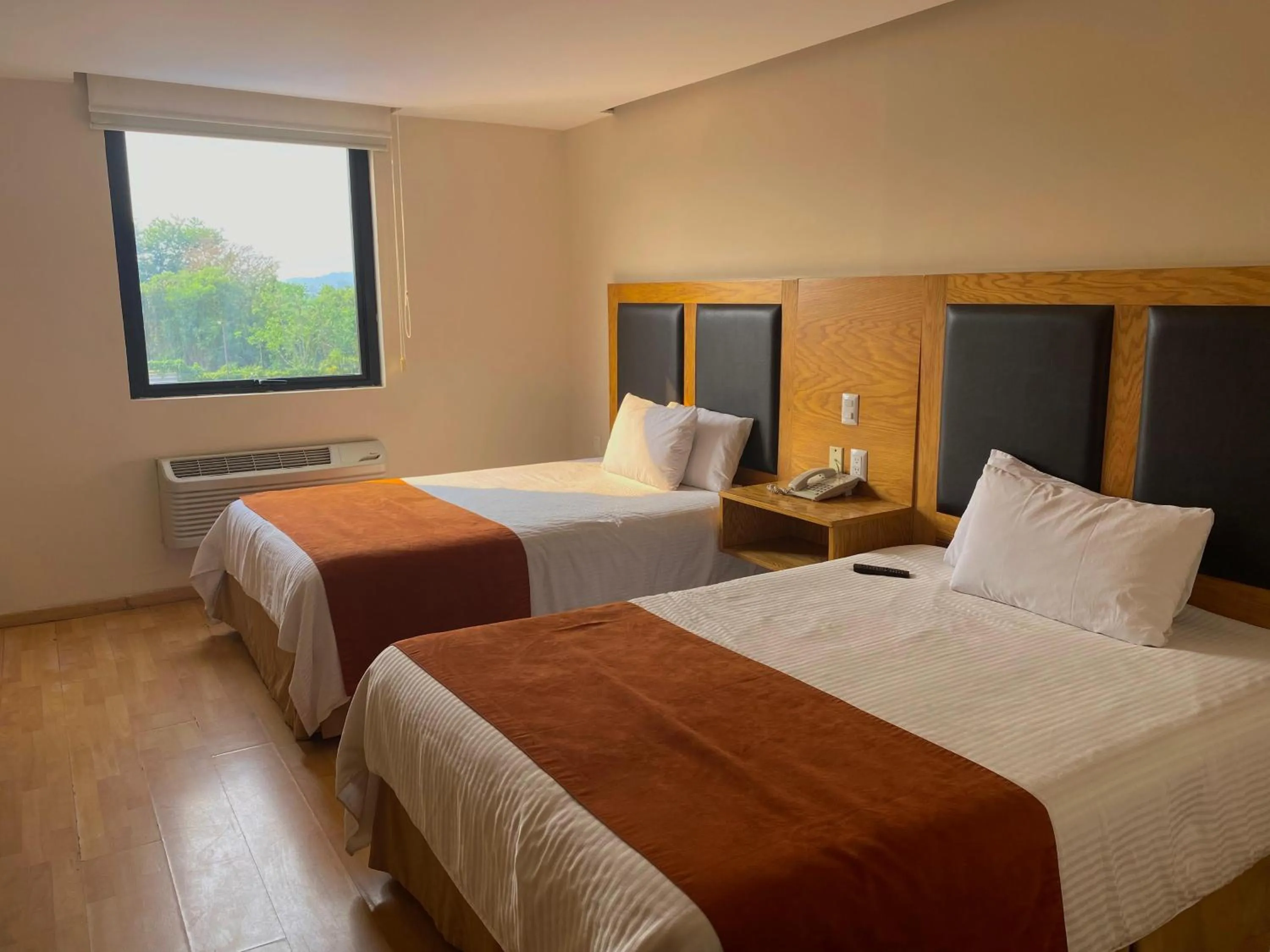 Photo of the whole room, Bed in Paris FC Express