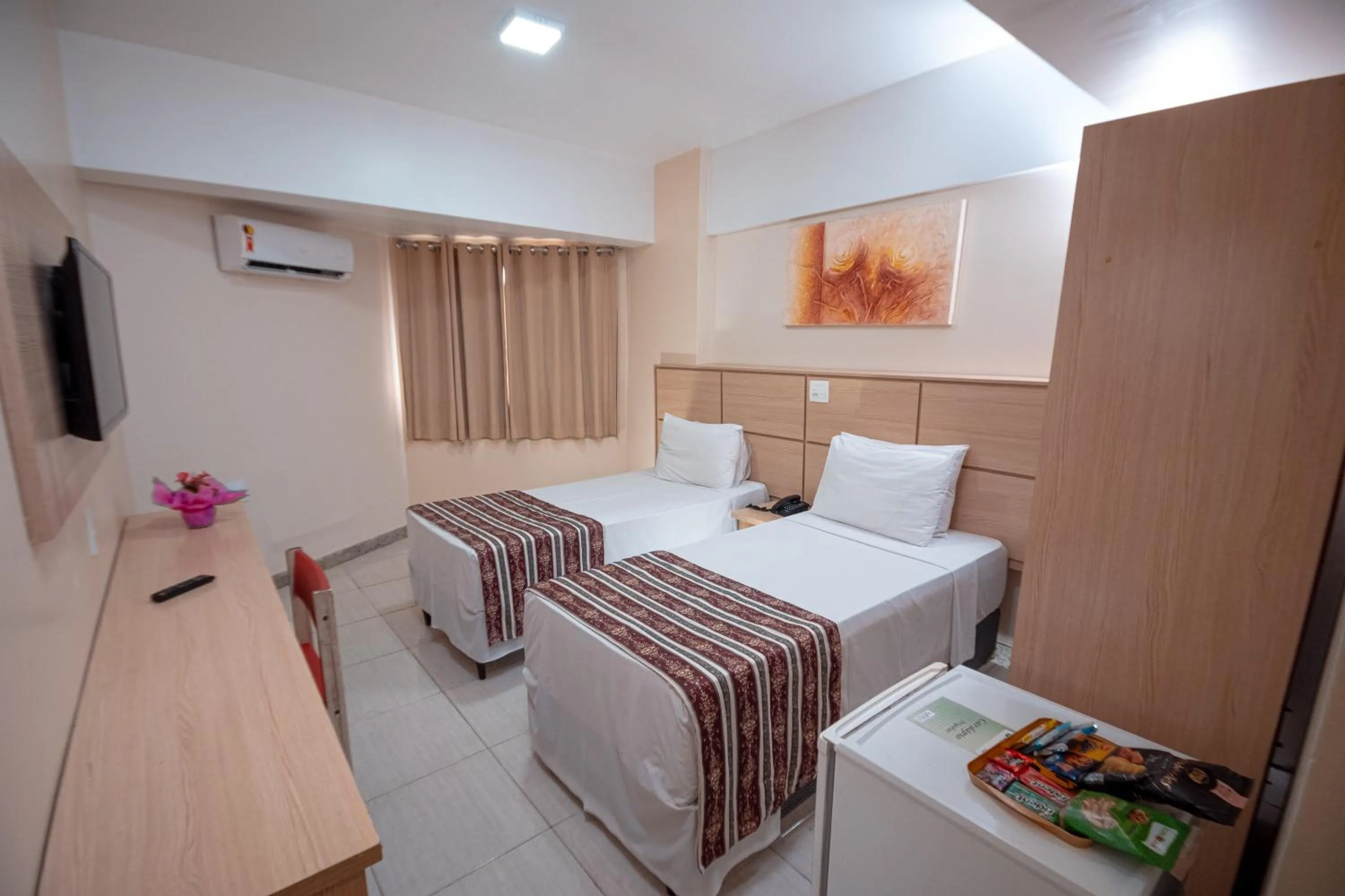 Photo of the whole room, Bed in Hotel Golden Park Salvador By Nacional Inn