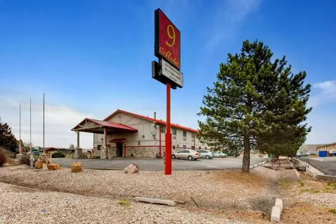 Motel 9 Motel 9