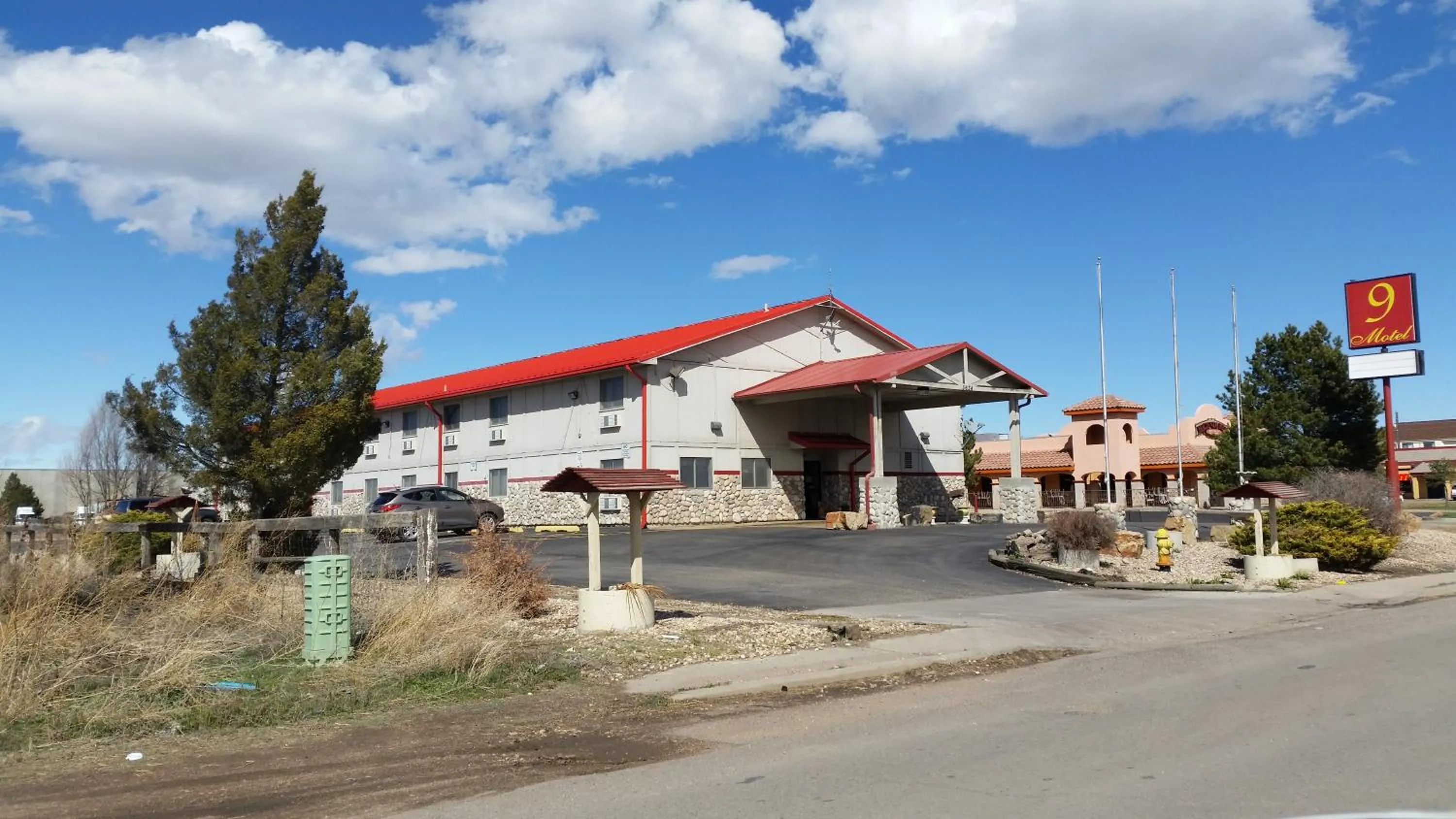 Spring in Motel 9