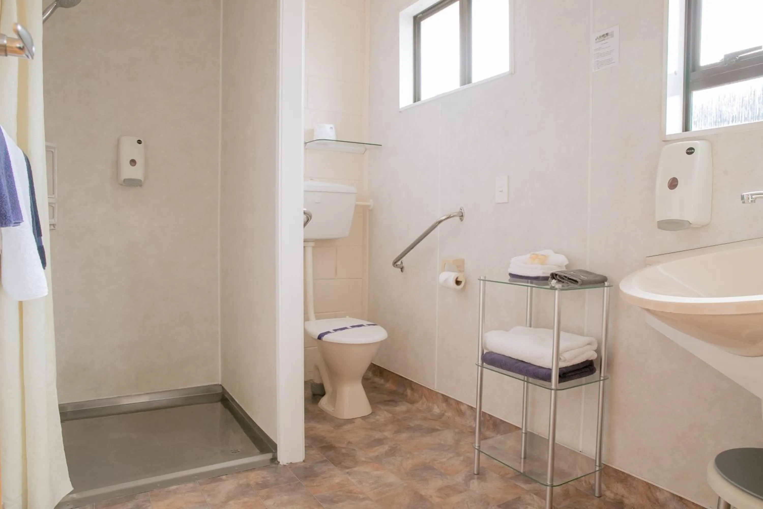 Bathroom in Tuki Tuki Motel