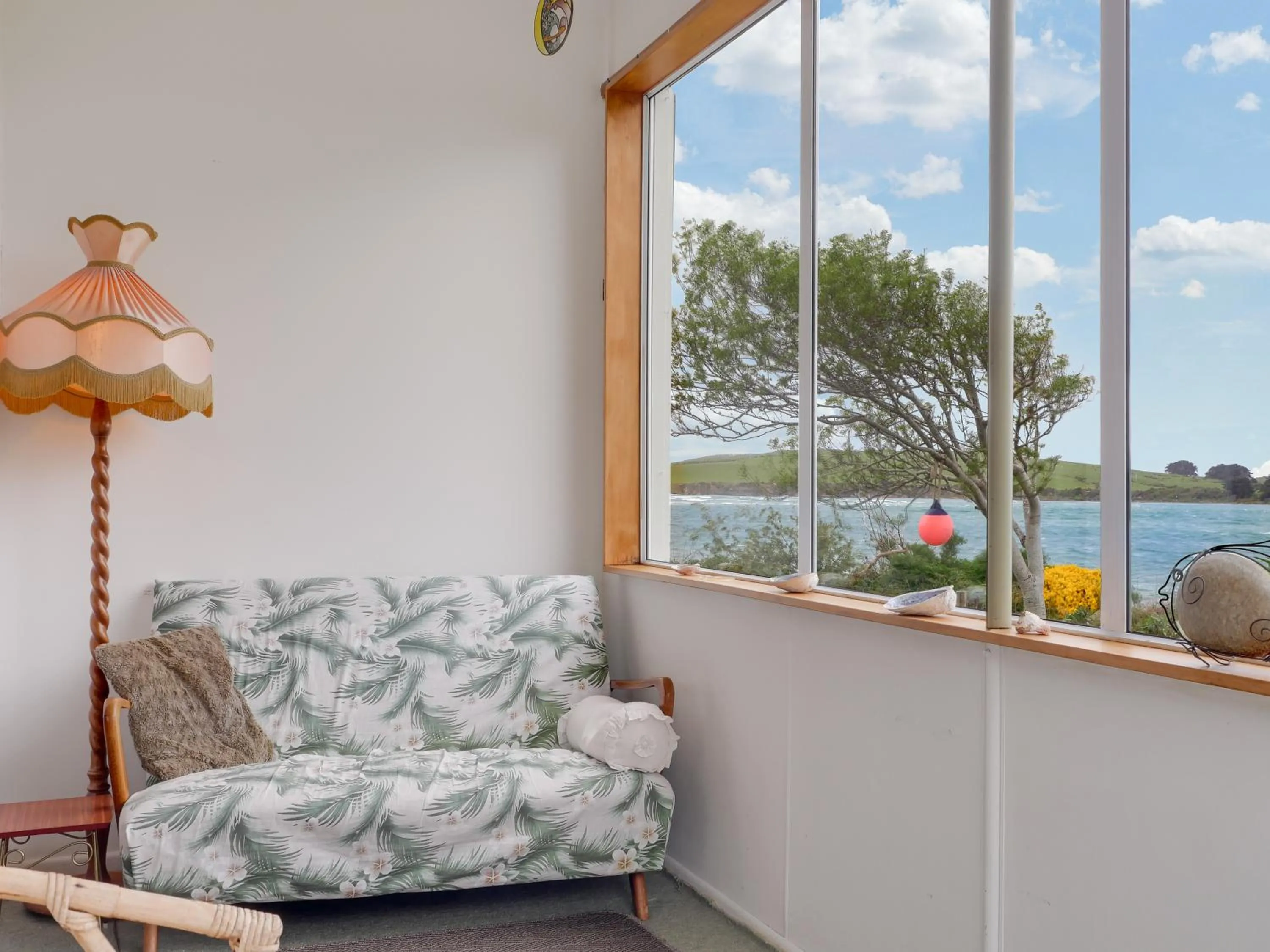 Balcony/Terrace in Surat Bay Lodge, Motel and Backpackers