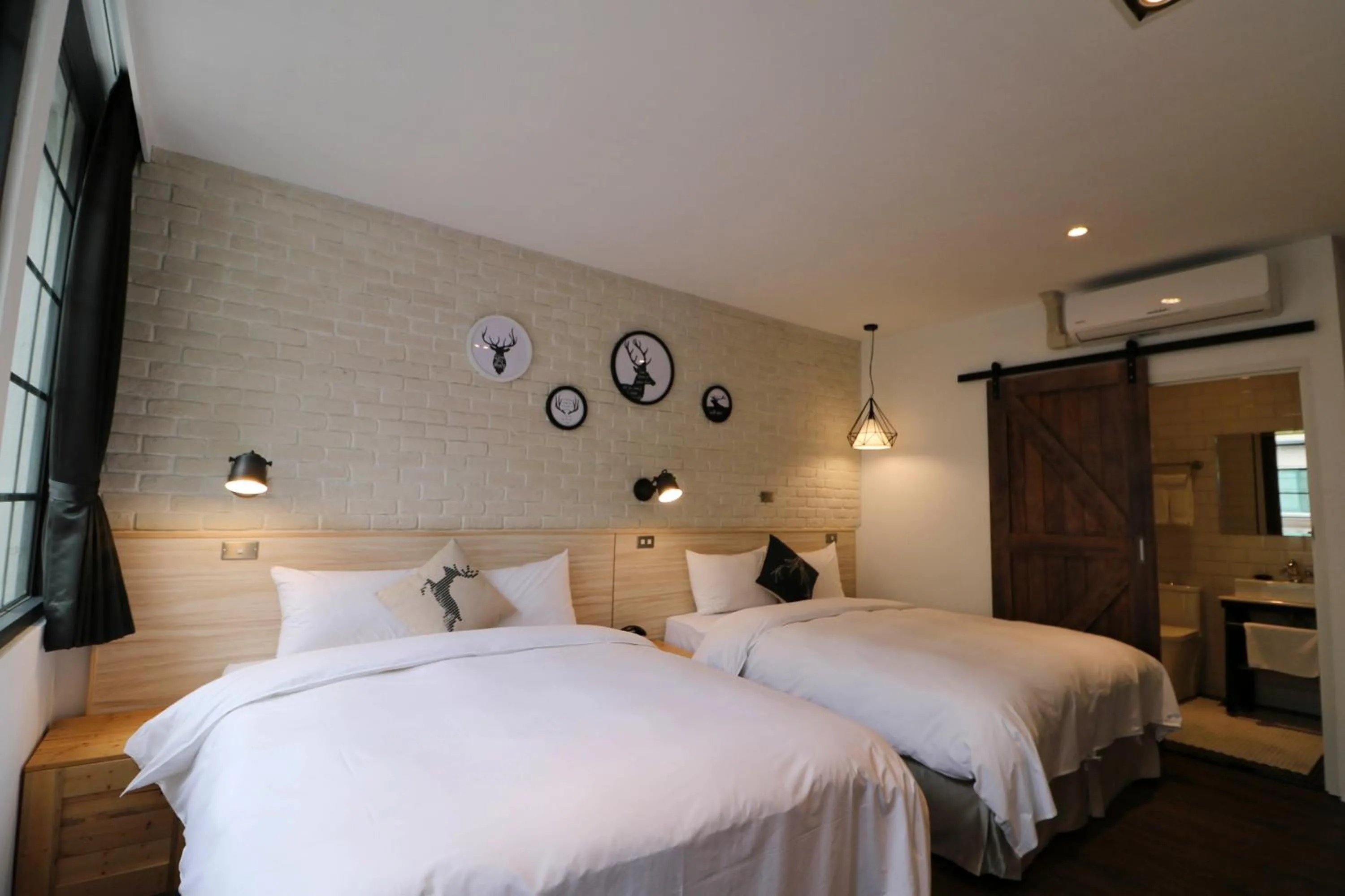 Pinestone Inn