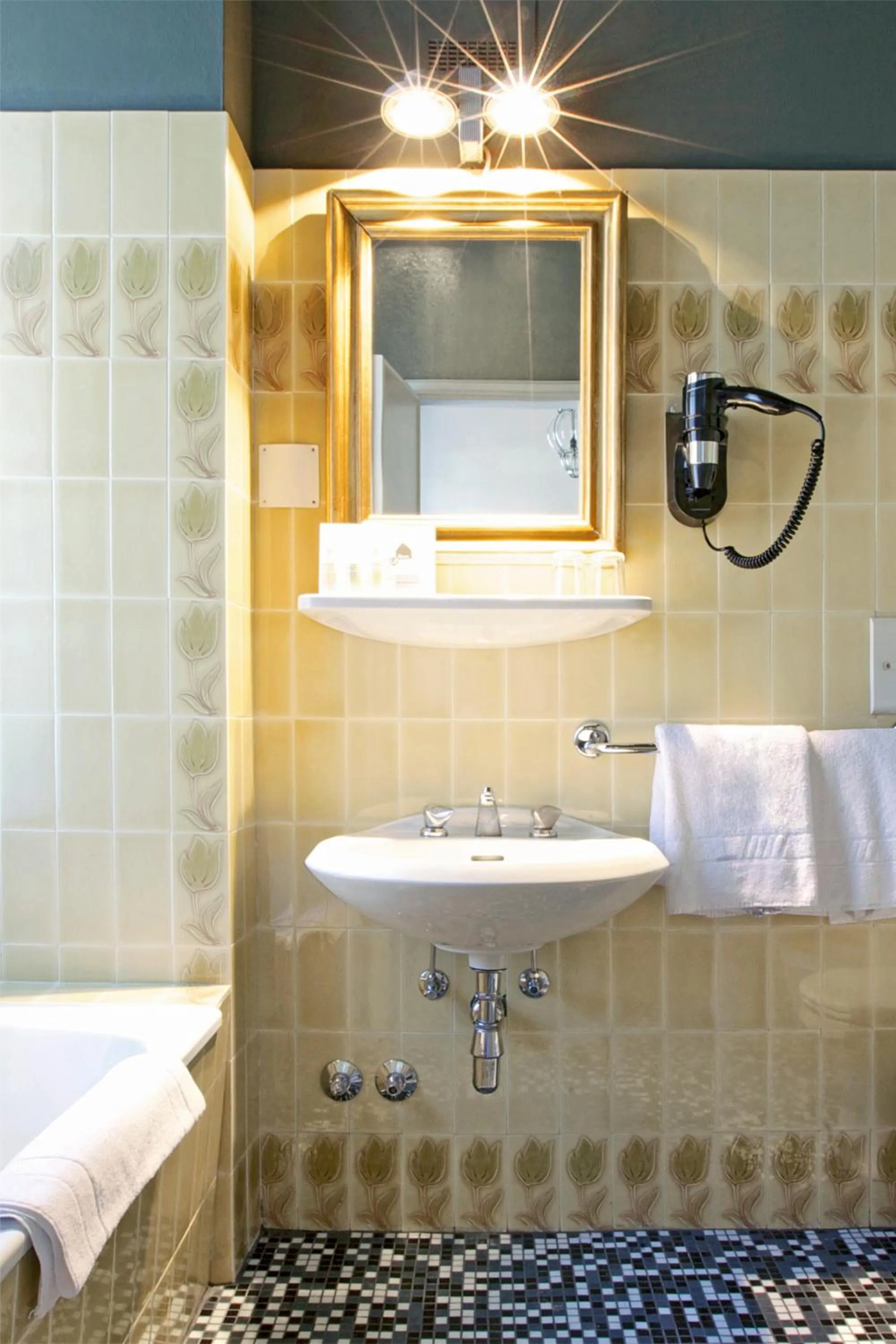 Bathroom in Das REGINA Boutiquehotel