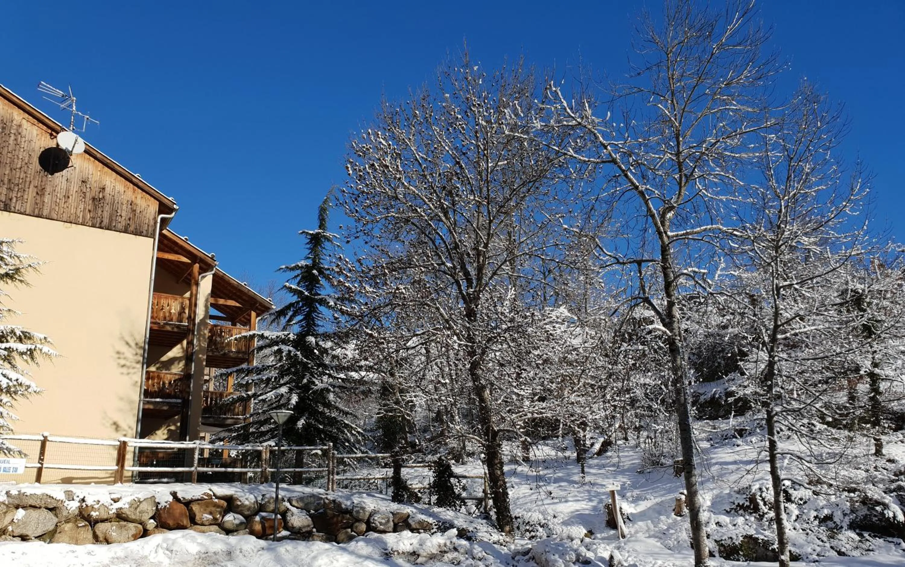 Mountain view in Vacancéole - Le Domaine de la Vallée d'Ax