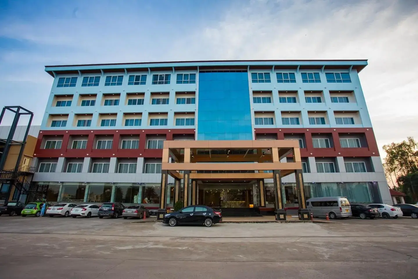 Property building in CBD 2 Hotel Property building in CBD 2 Hotel