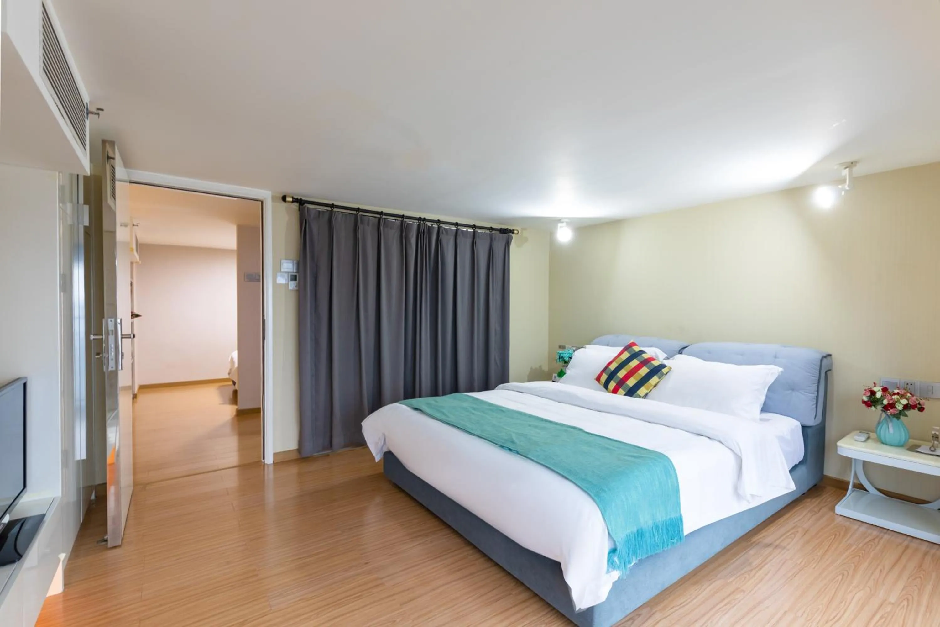 Executive Duplex Apartment in Keluowei International Serviced Apartment Guangzhou Sun-yet.memorial Branch