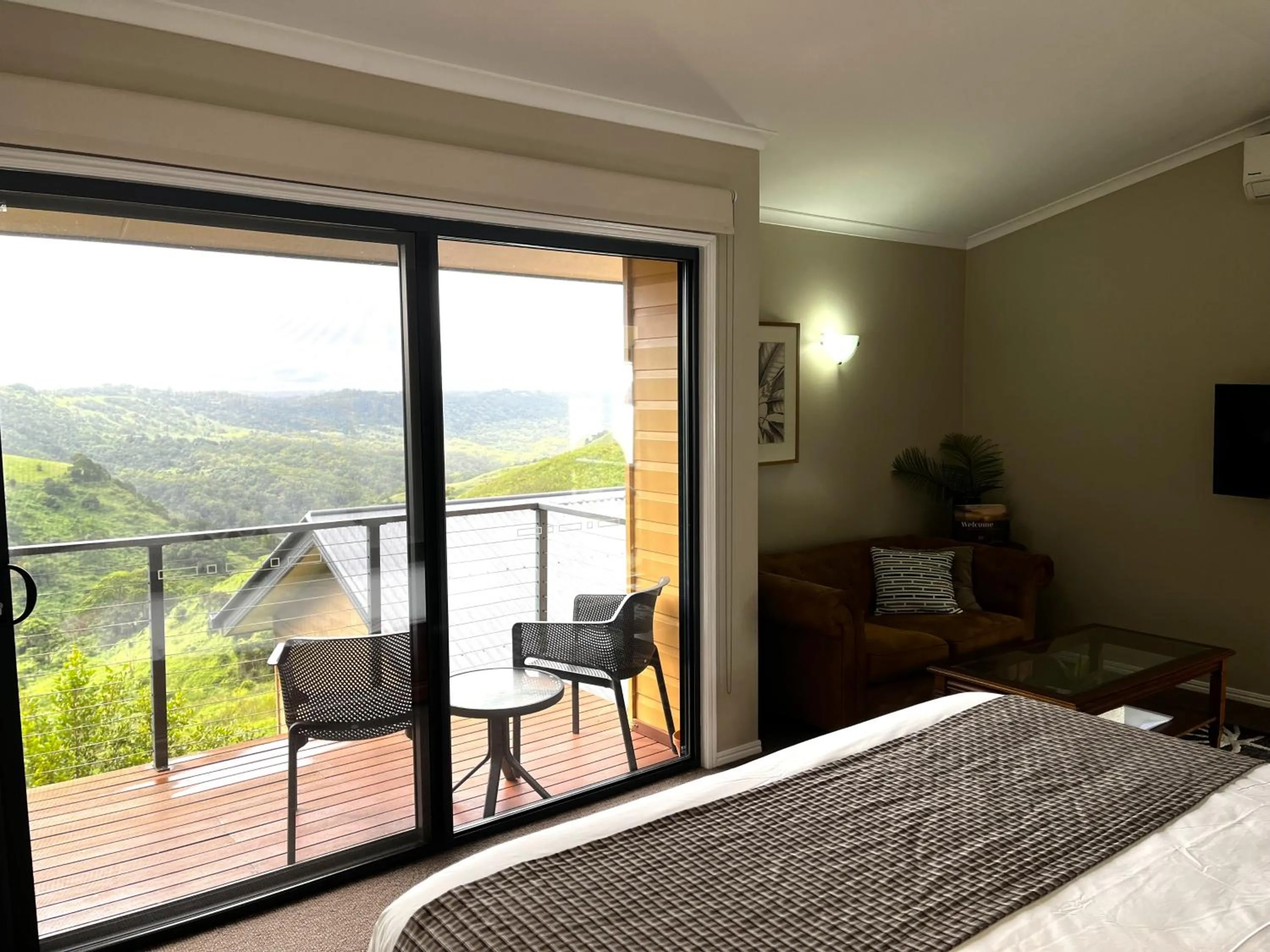 View (from property/room), Bed in Top Of The Hill