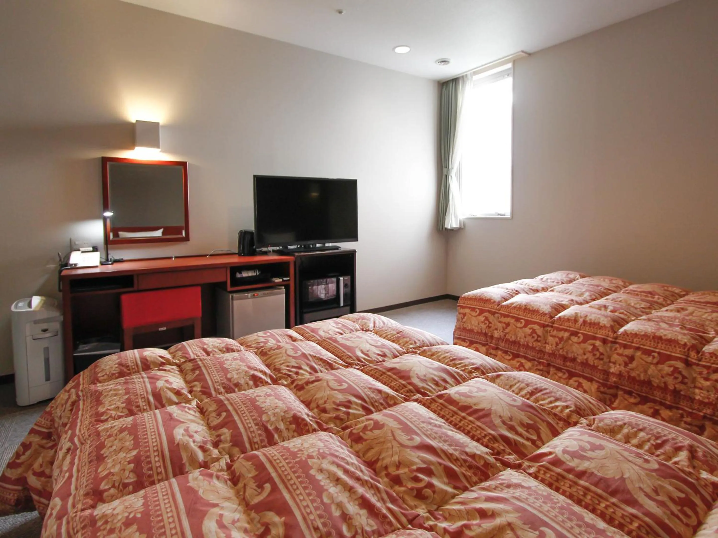 Photo of the whole room, Bed in HOTEL LiVEMAX BUDGET Hamamatsu-Ekimae