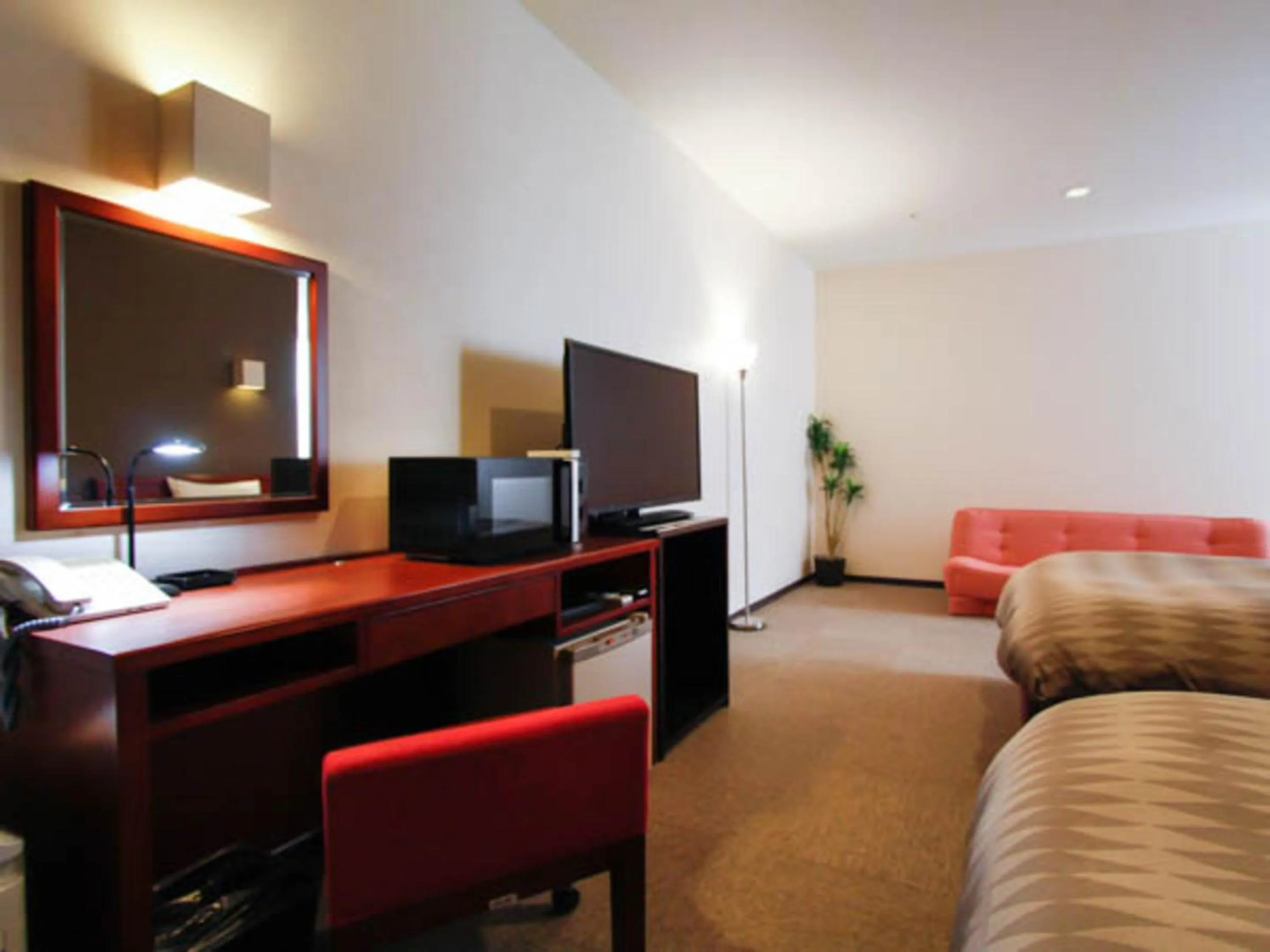TV and multimedia in HOTEL LiVEMAX BUDGET Hamamatsu-Ekimae