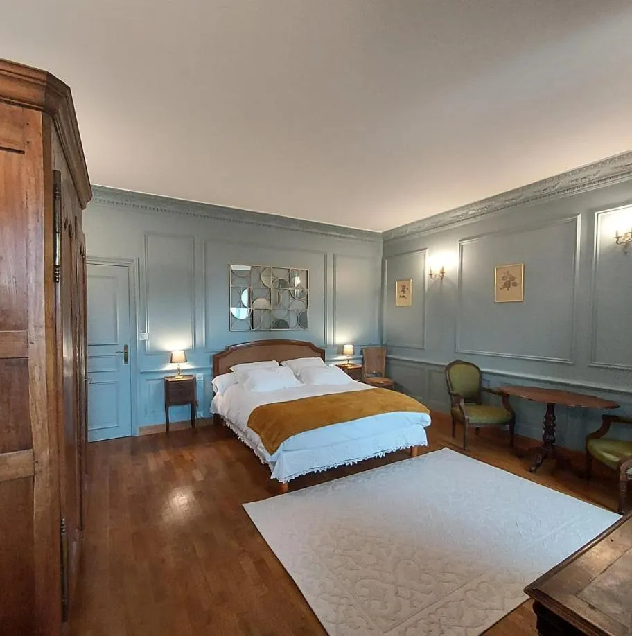 Bed in Les Chambres du Château du Rozel