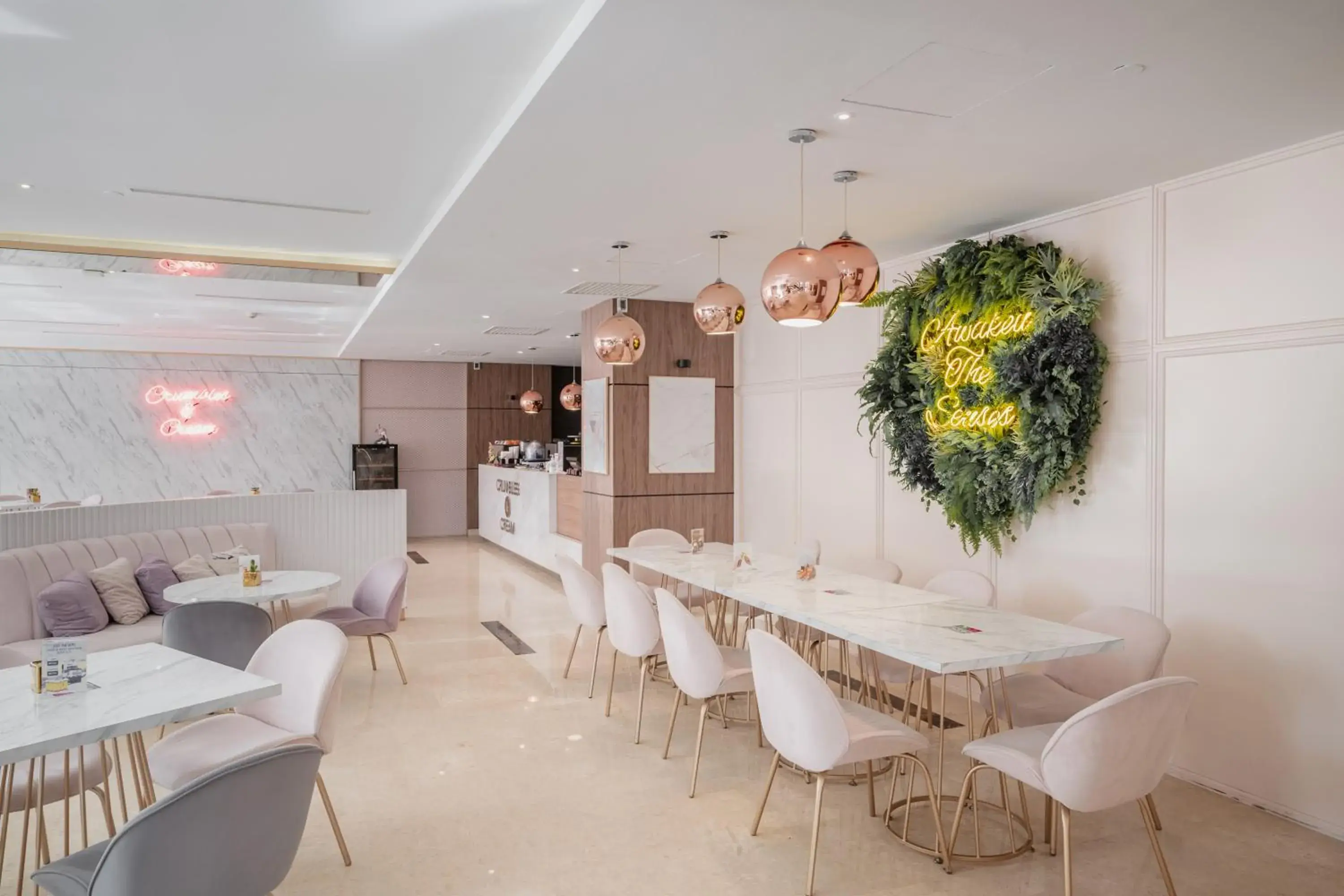 Restaurant/places to eat in Iconic Hotel Restaurant/places to eat in Iconic Hotel