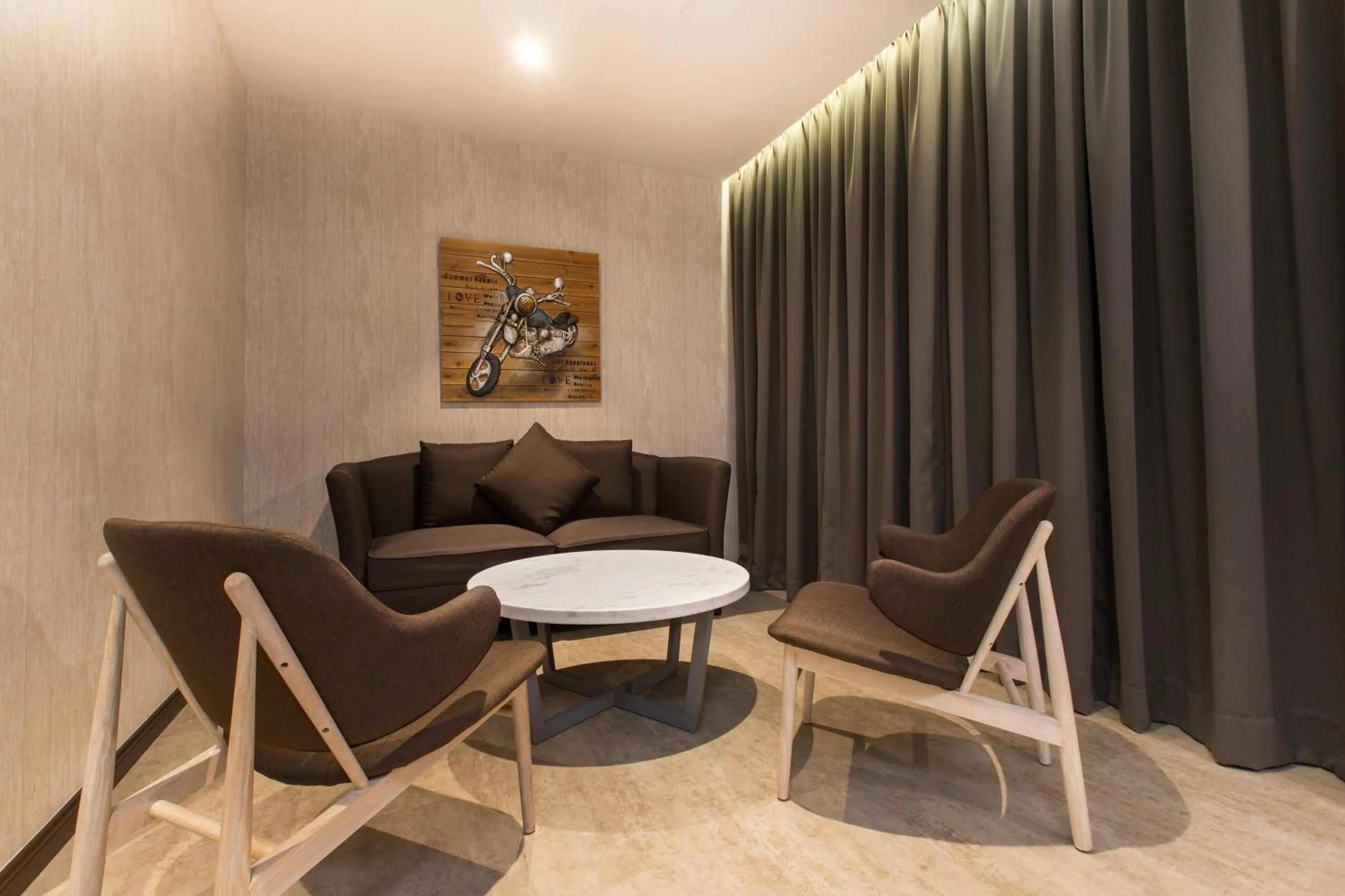 Seating area in Iconic Hotel