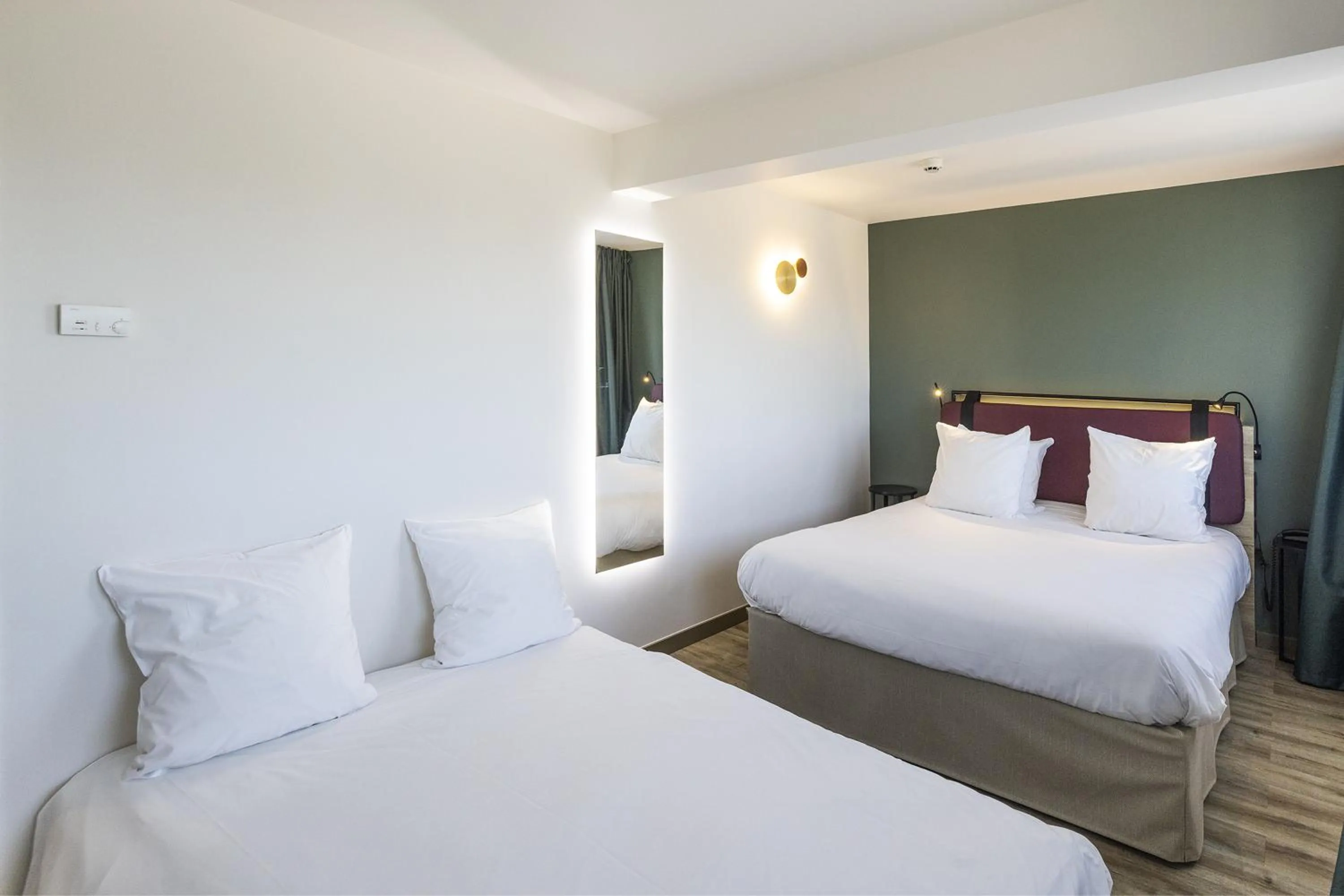 Bedroom, Bed in Campanile Perpignan Nord - Aéroport