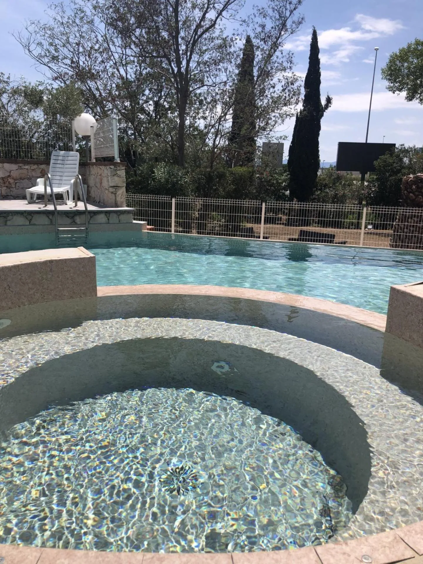 Swimming pool in Campanile Perpignan Nord - Aéroport