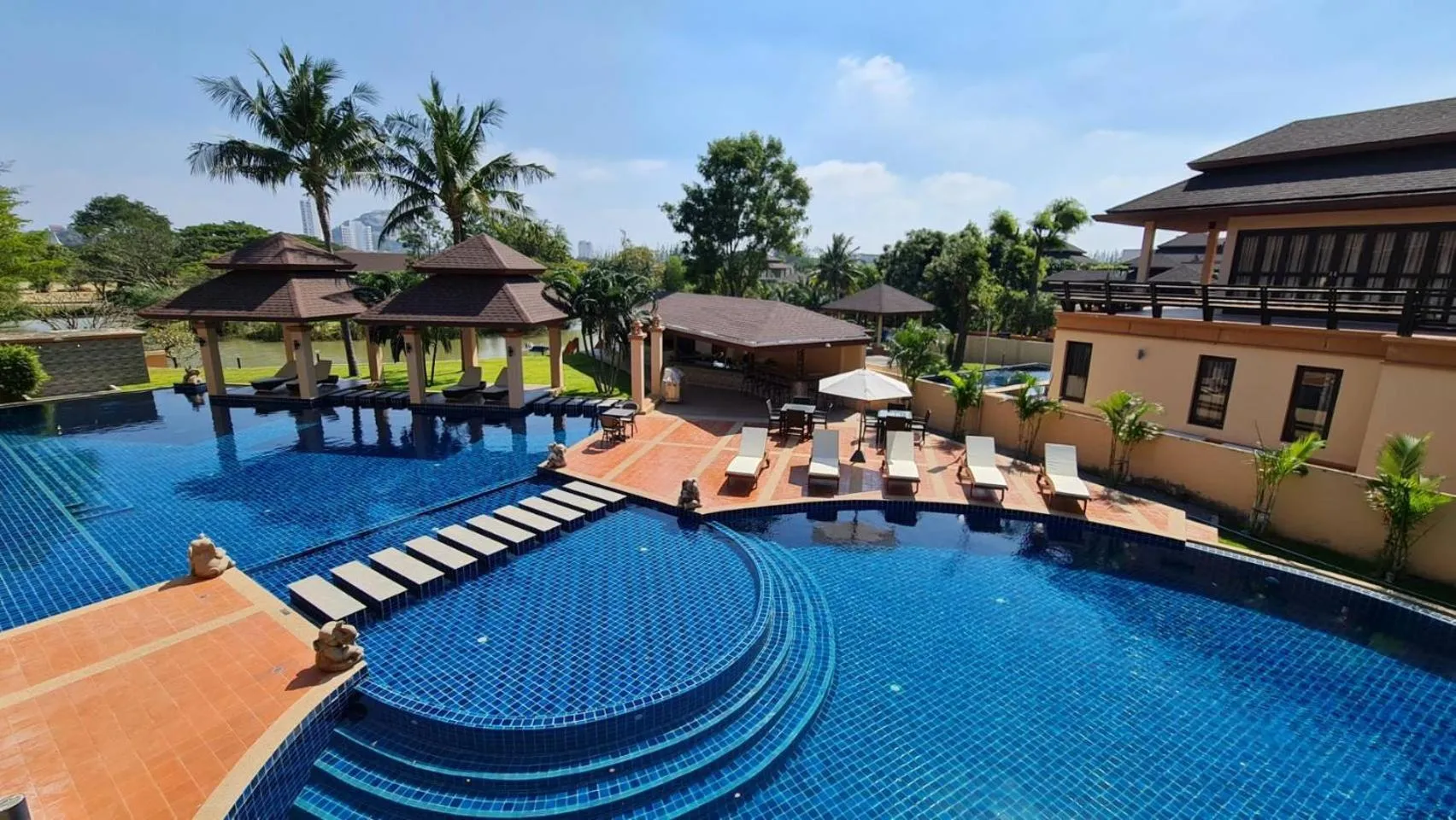 Swimming pool in Elegancy Resort Hua Hin