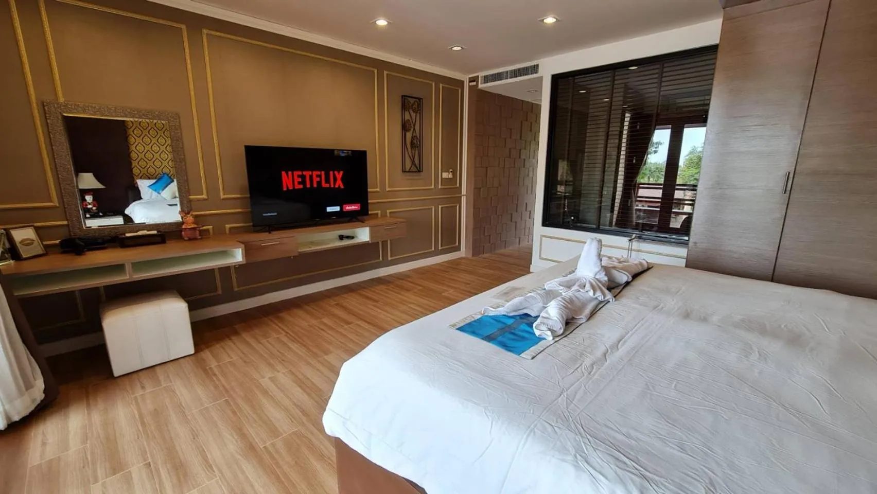 Photo of the whole room, Bed in Elegancy Resort Hua Hin