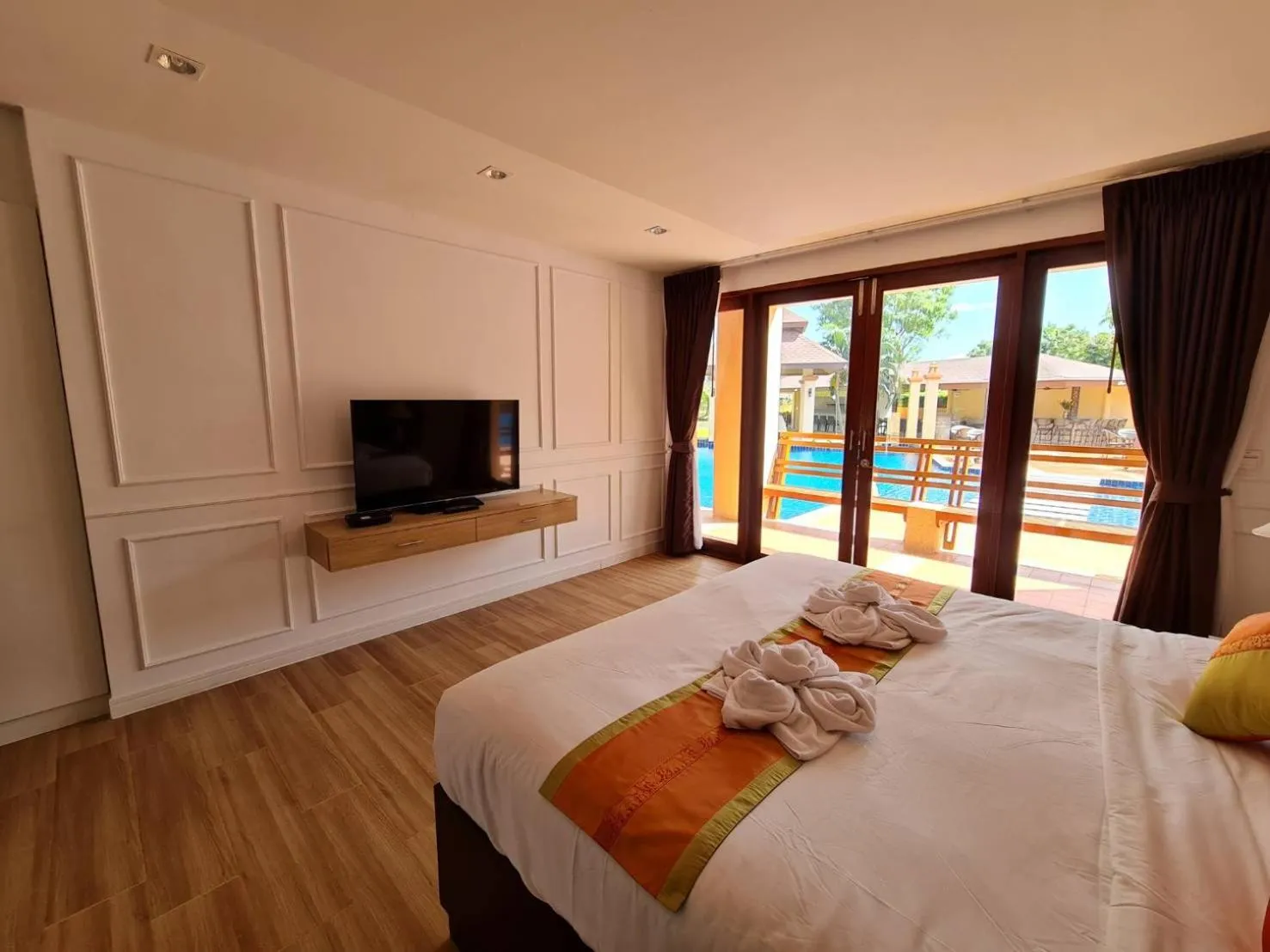 Photo of the whole room, Bed in Elegancy Resort Hua Hin