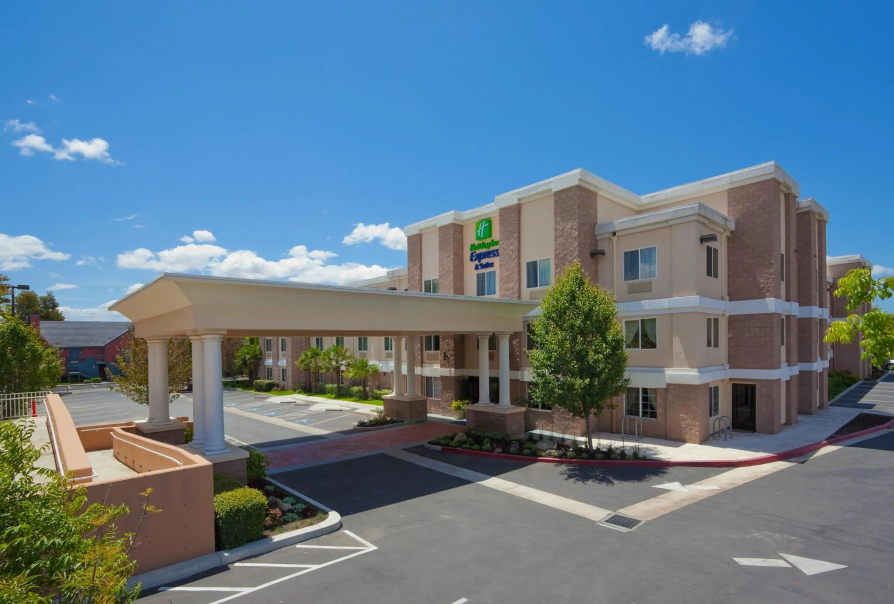 Property building in Holiday Inn Express Hotel & Suites Livermore by IHG