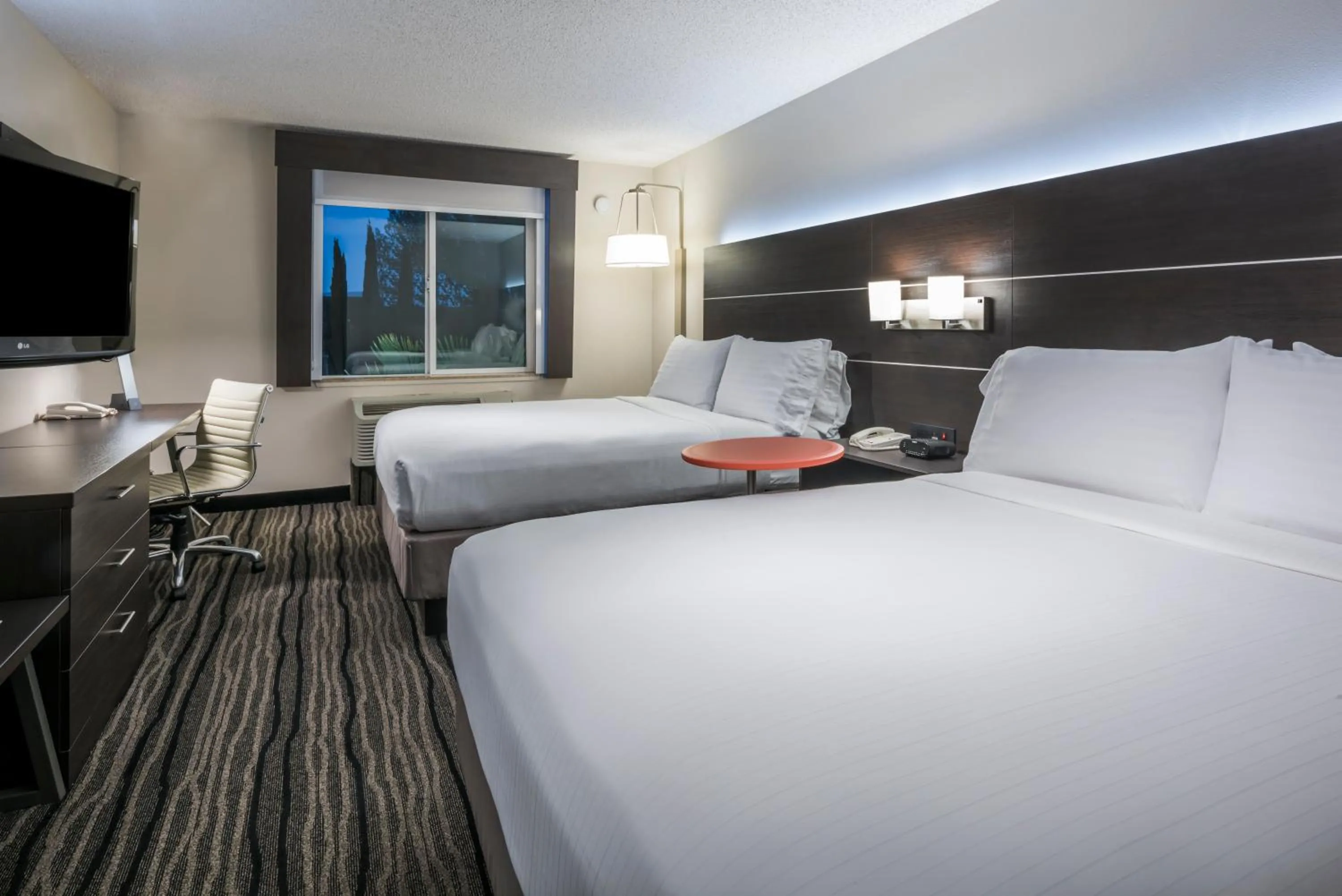 Photo of the whole room, Bed in Holiday Inn Express Hotel & Suites Livermore by IHG