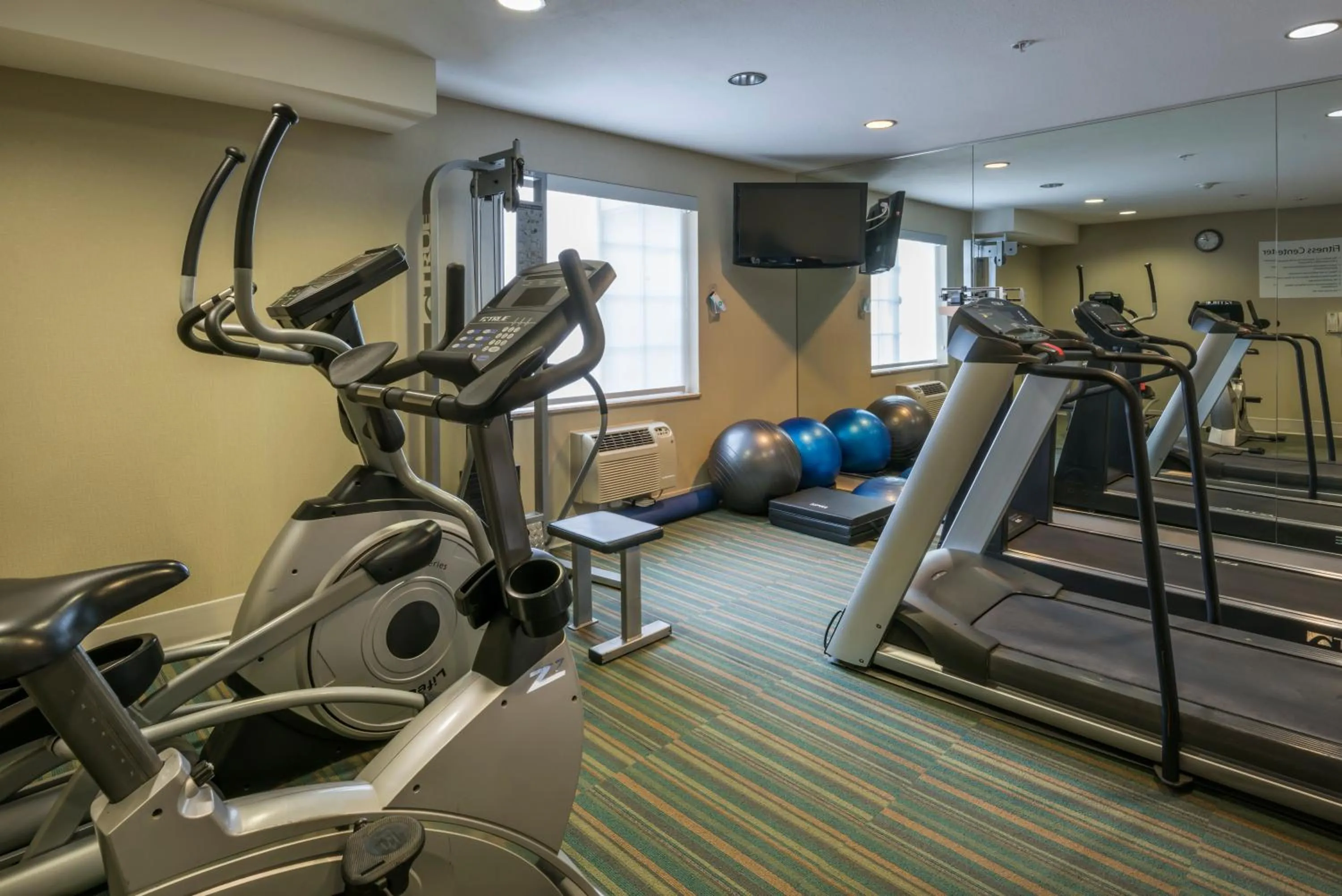 Fitness centre/facilities in Holiday Inn Express Hotel & Suites Livermore by IHG