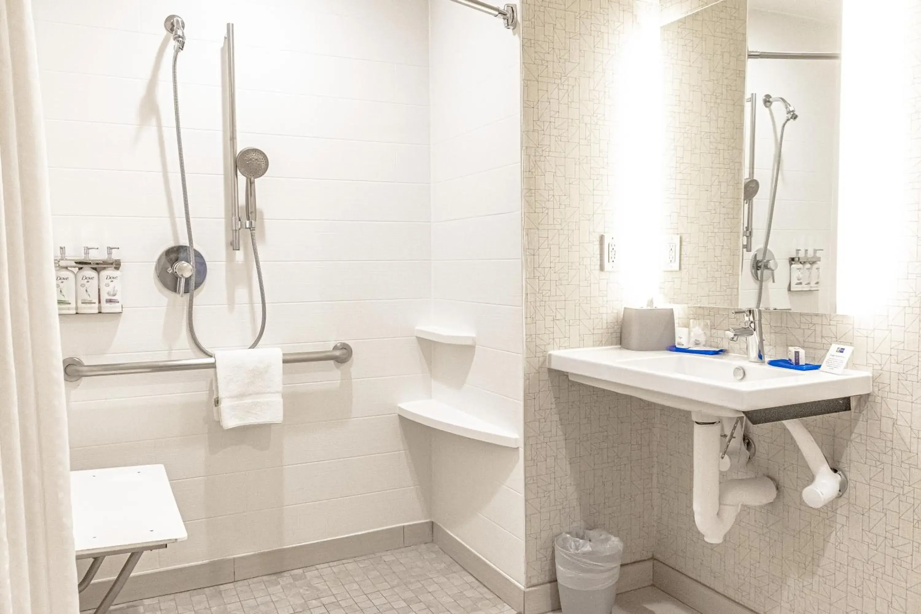 Queen Room with Two Queen Beds- Hearing Accessible Roll in Shower/Non-Smoking in Holiday Inn Express Hotel & Suites Livermore by IHG Queen Room with Two Queen Beds- Hearing Accessible Roll in Shower/Non-Smoking in Holiday Inn Express Hotel & Suites Livermore by IHG