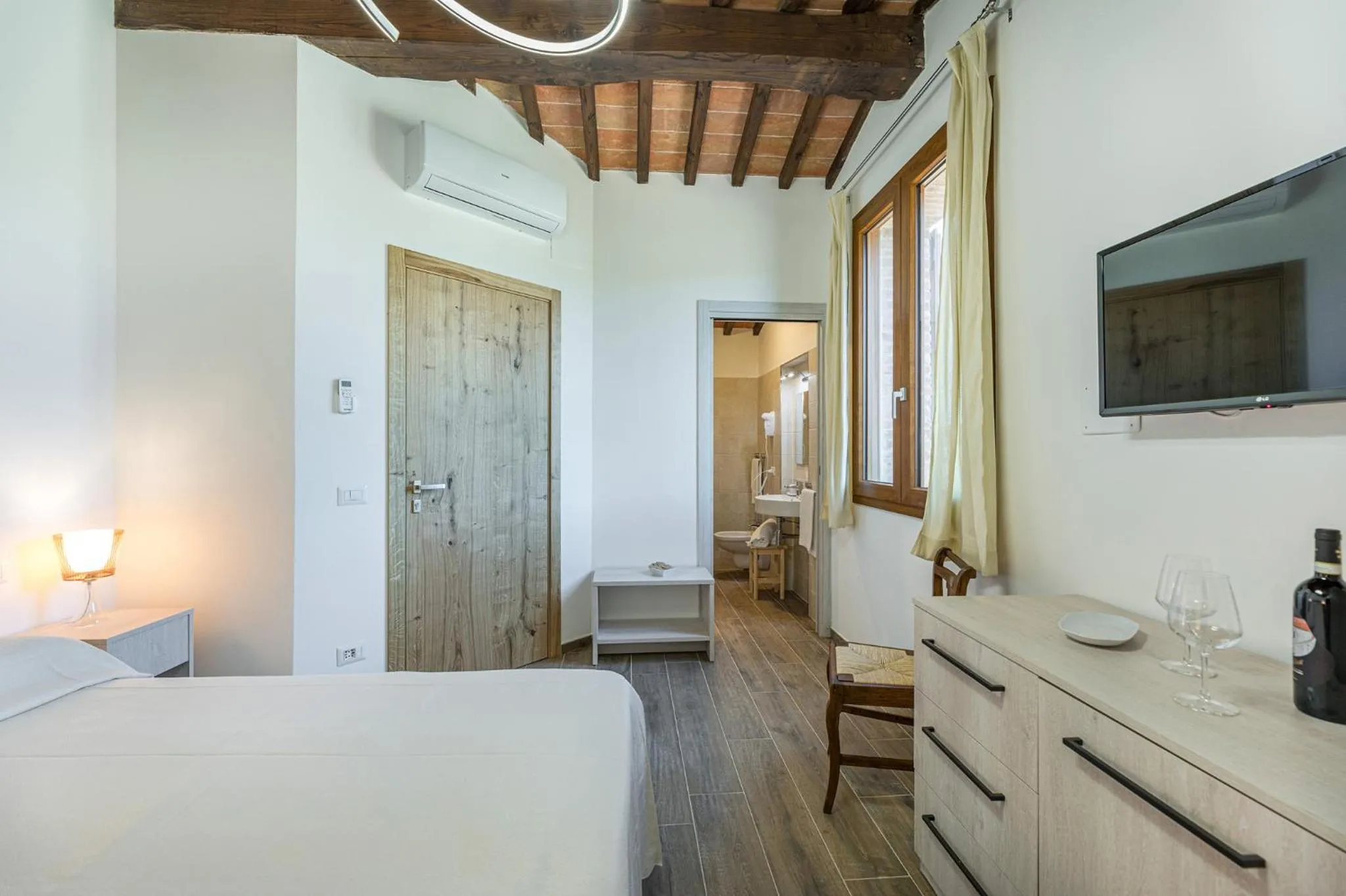 Decorative detail, Bed in Il Poderino