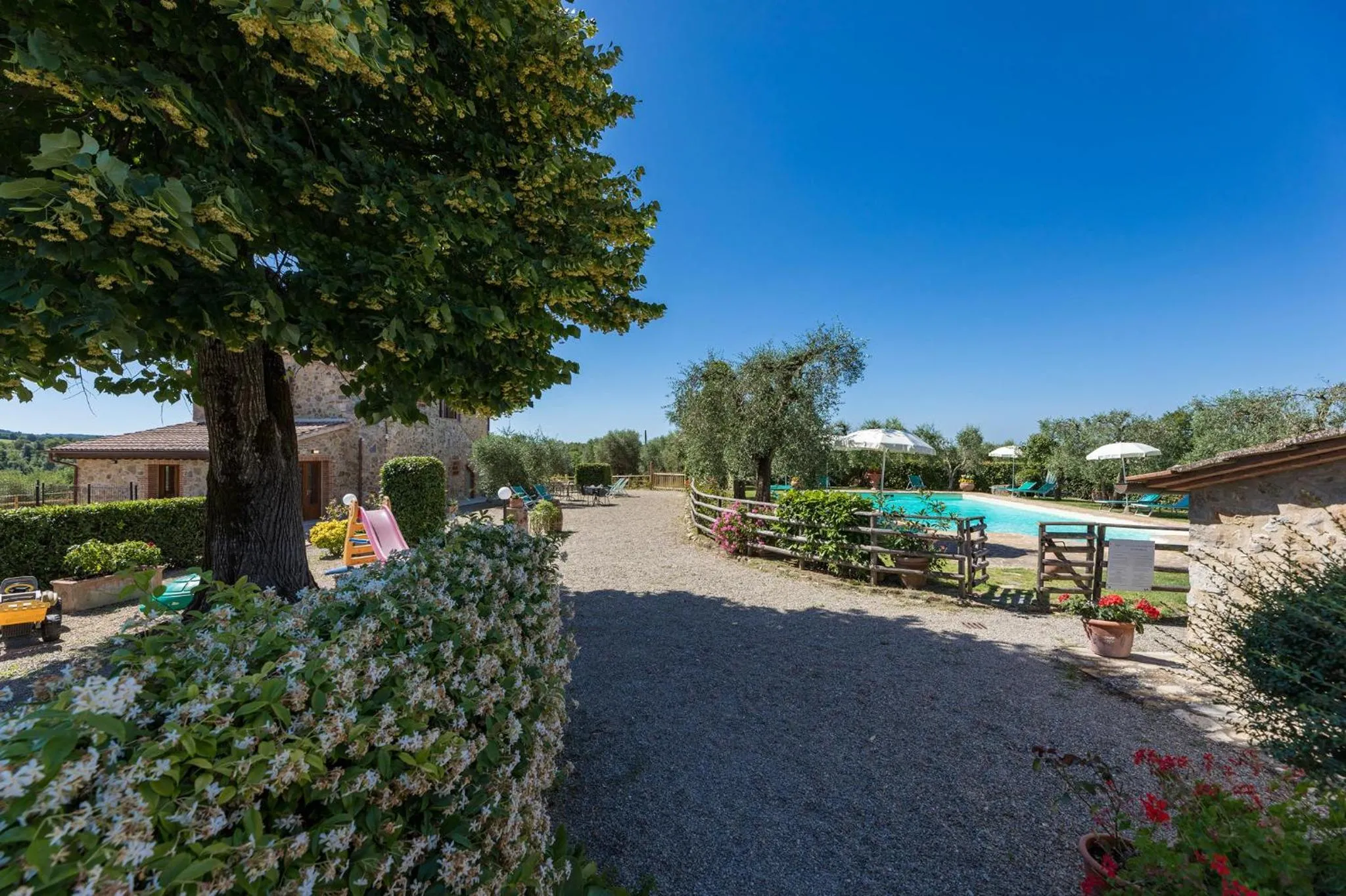 Property building in Il Poderino