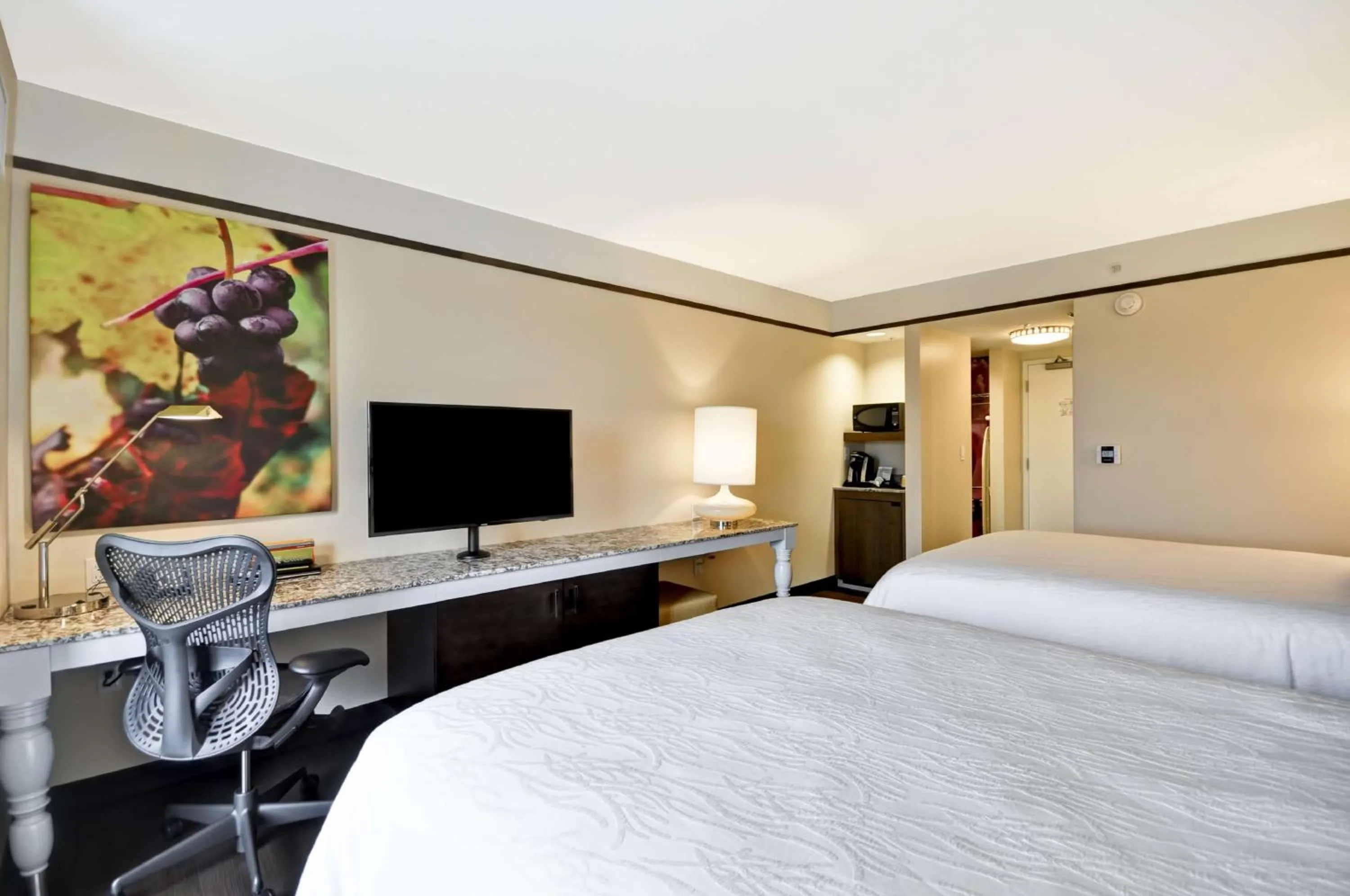 Bed in Hilton Garden Inn Detroit Troy